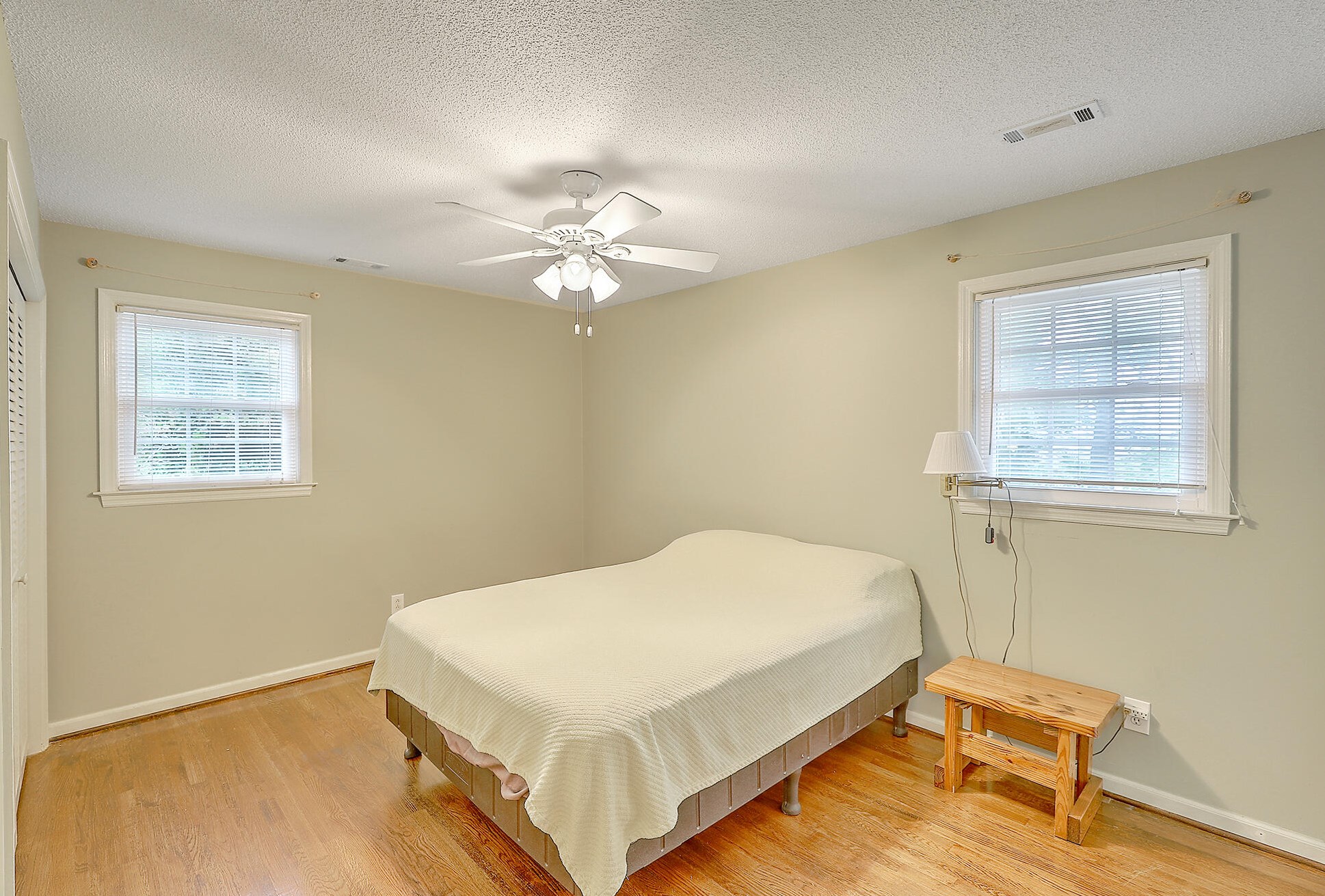 1632 Oak Island Dr, Charleston SC 29412-9519 exterior