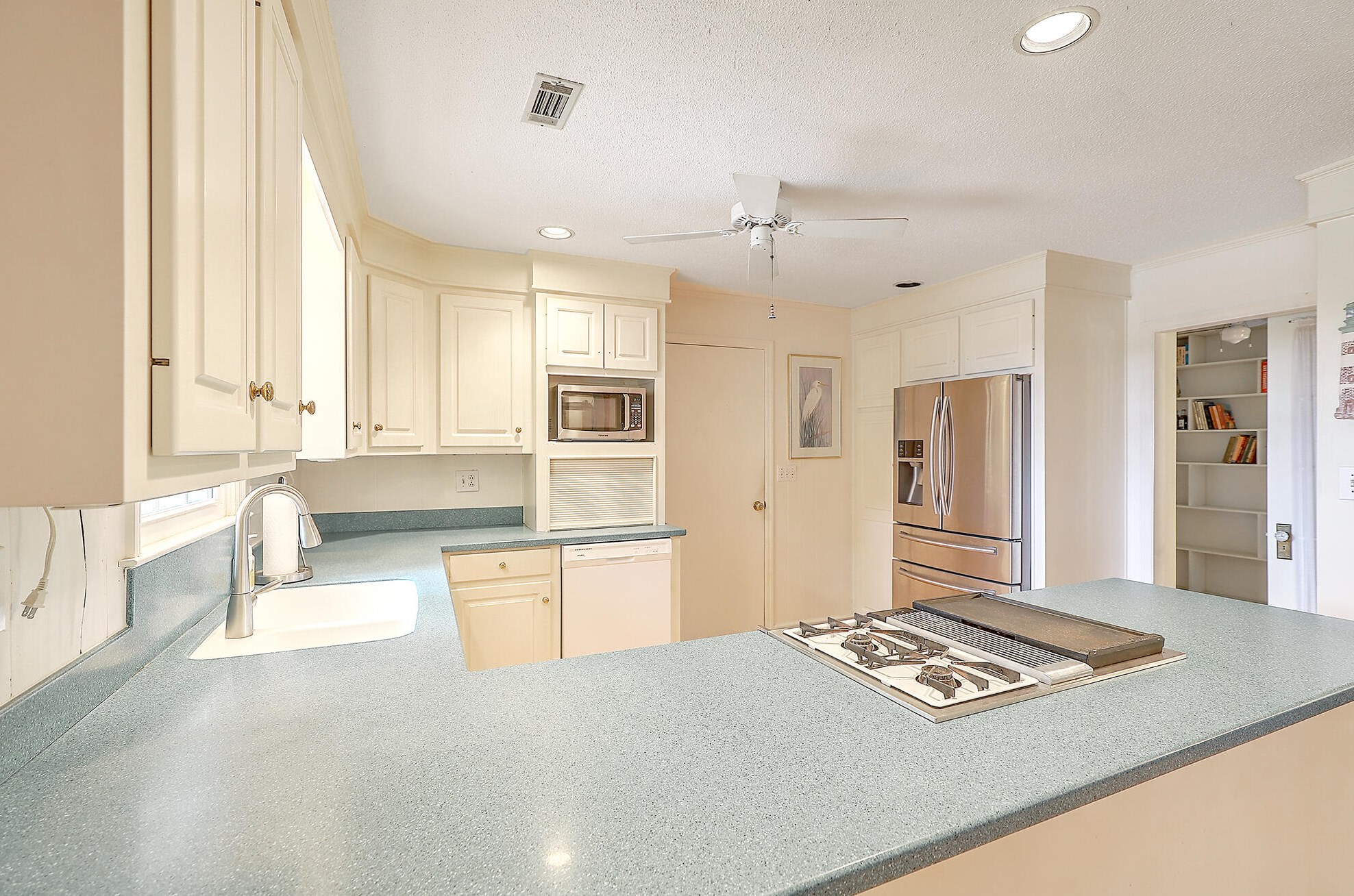 1632 Oak Island Dr, Charleston SC 29412-9519 exterior