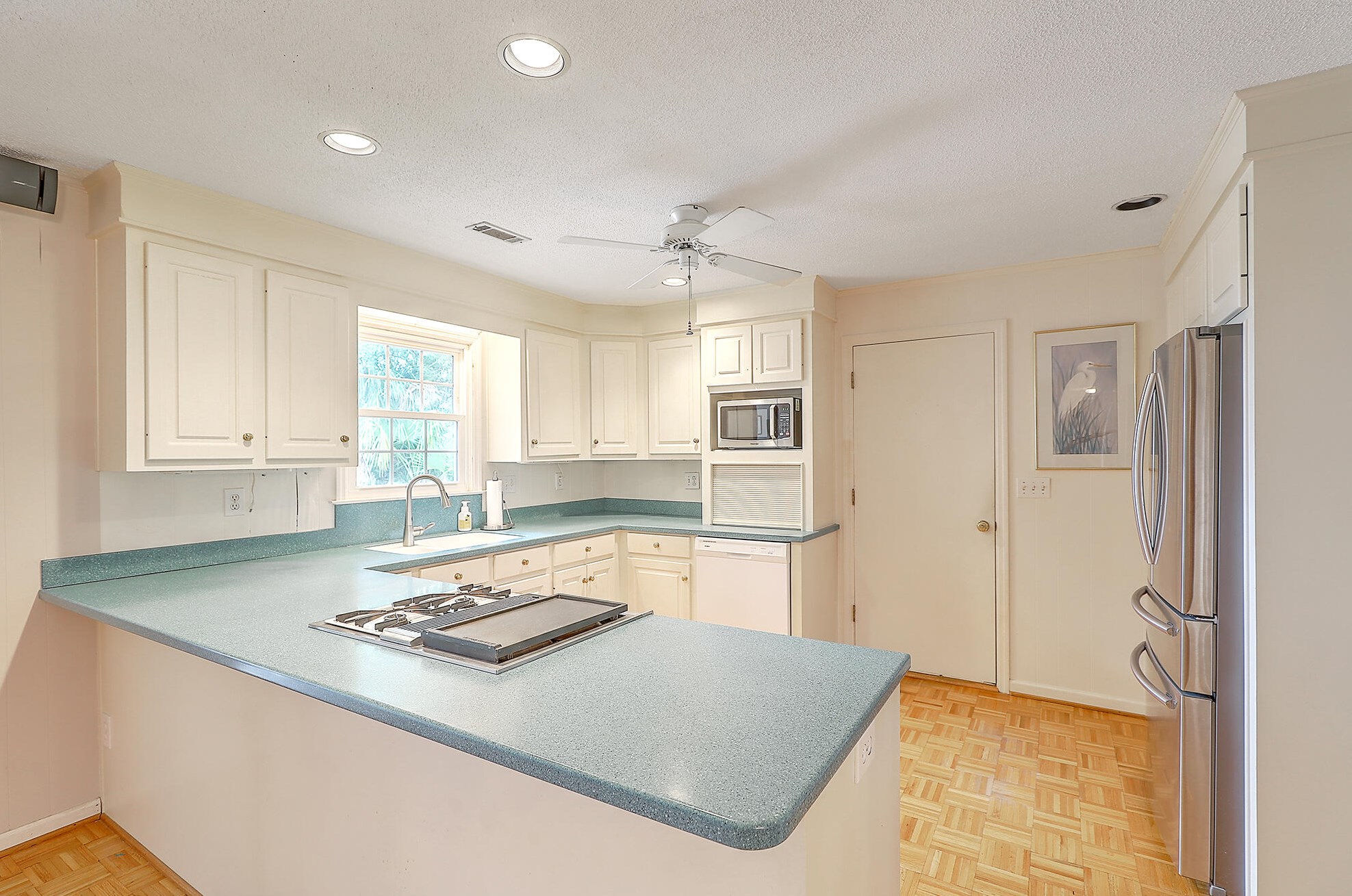 1632 Oak Island Dr, Charleston SC 29412-9519 exterior