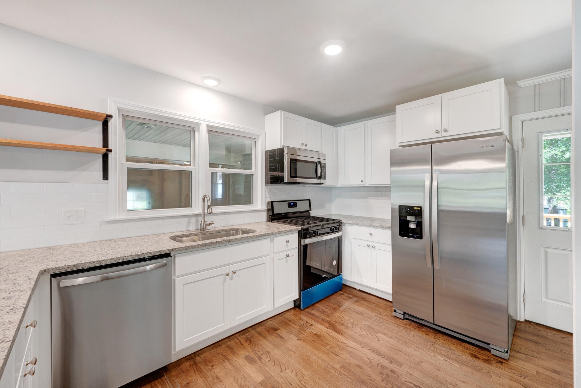 307 Ashley Dr, Summerville SC  29485-5705 exterior
