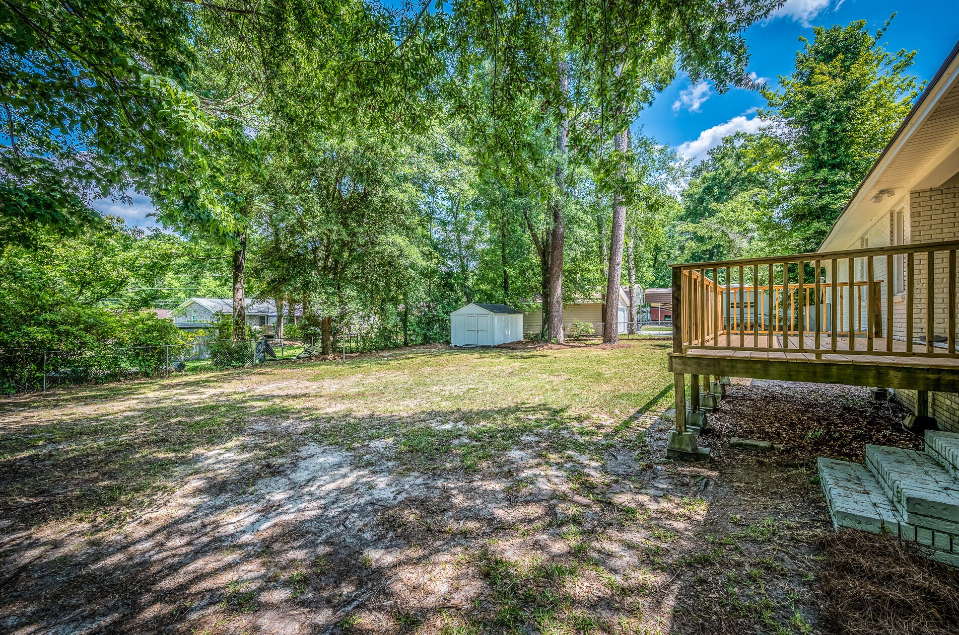 307 Ashley Dr, Summerville SC  29485-5705 exterior