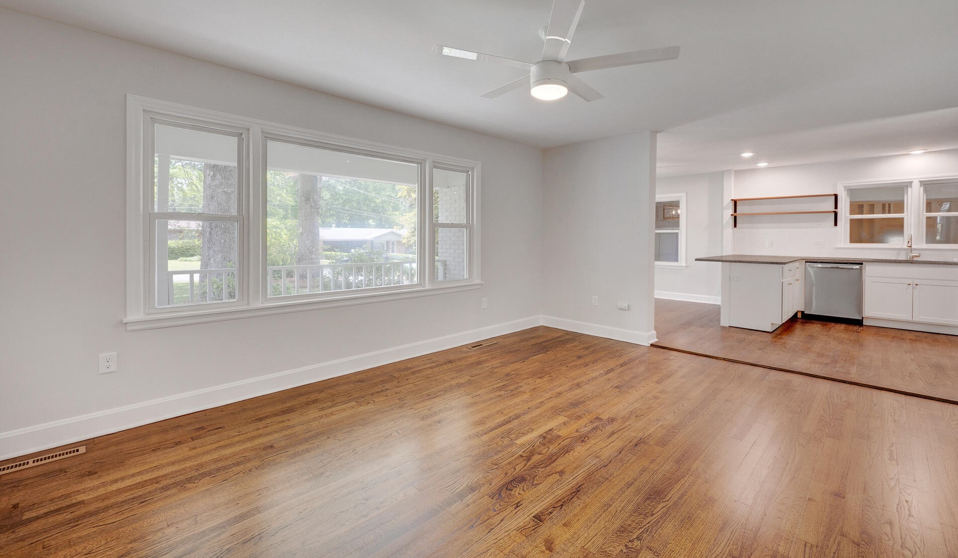 307 Ashley Dr, Summerville SC  29485-5705 exterior