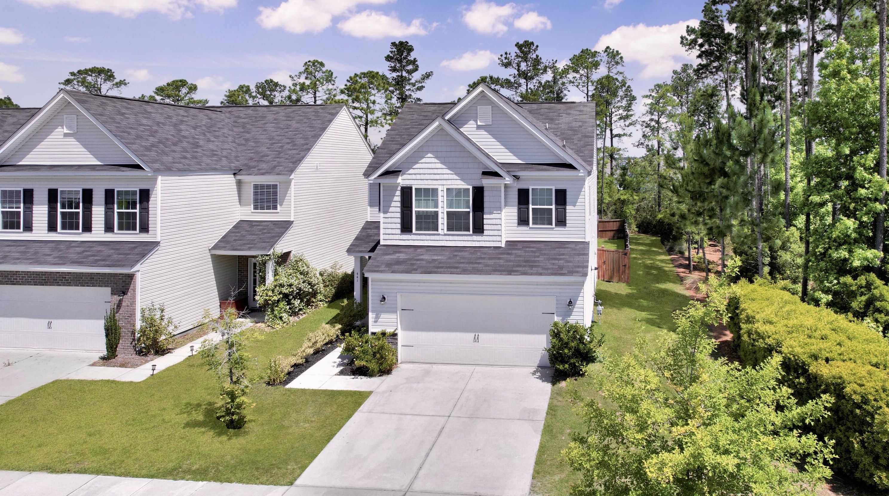 441 Whispering Breeze Ln, Summerville SC  29486 exterior