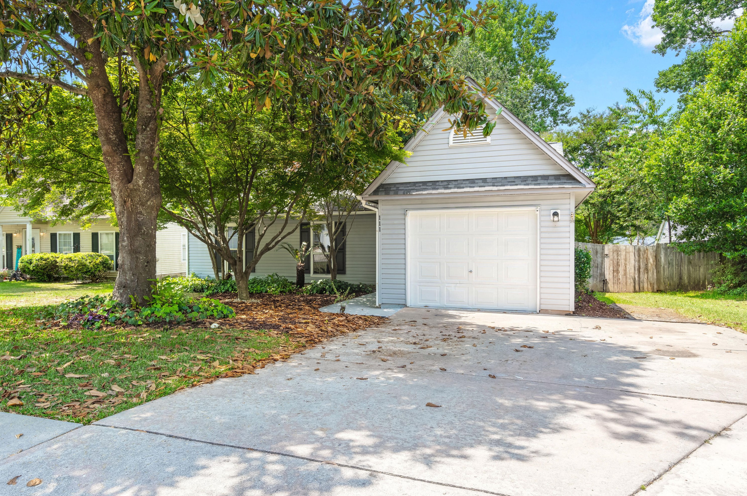 111 Lowndes Rd, Charleston SC  29445-7027 exterior