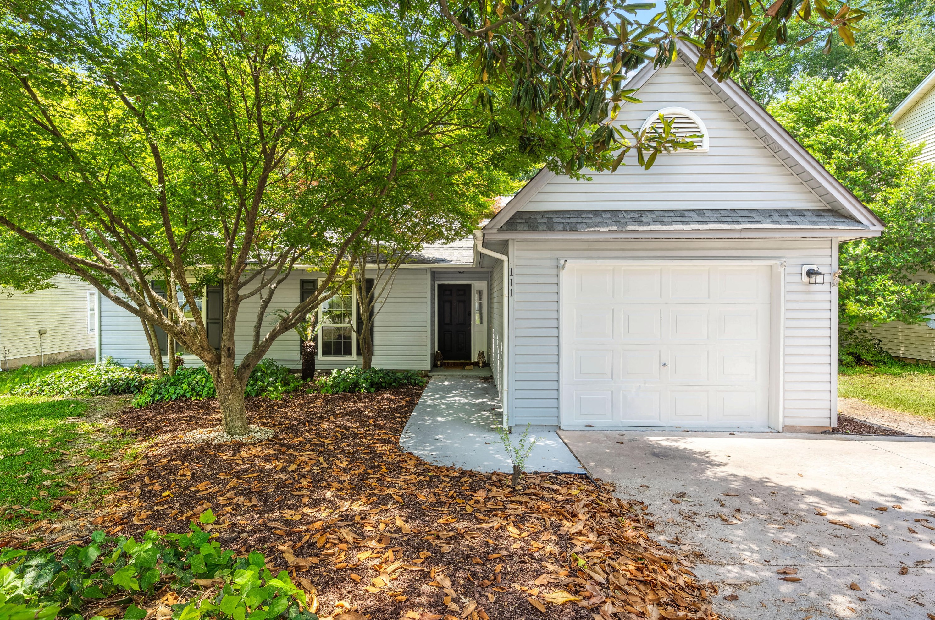 111 Lowndes Rd, Charleston SC  29445-7027 exterior