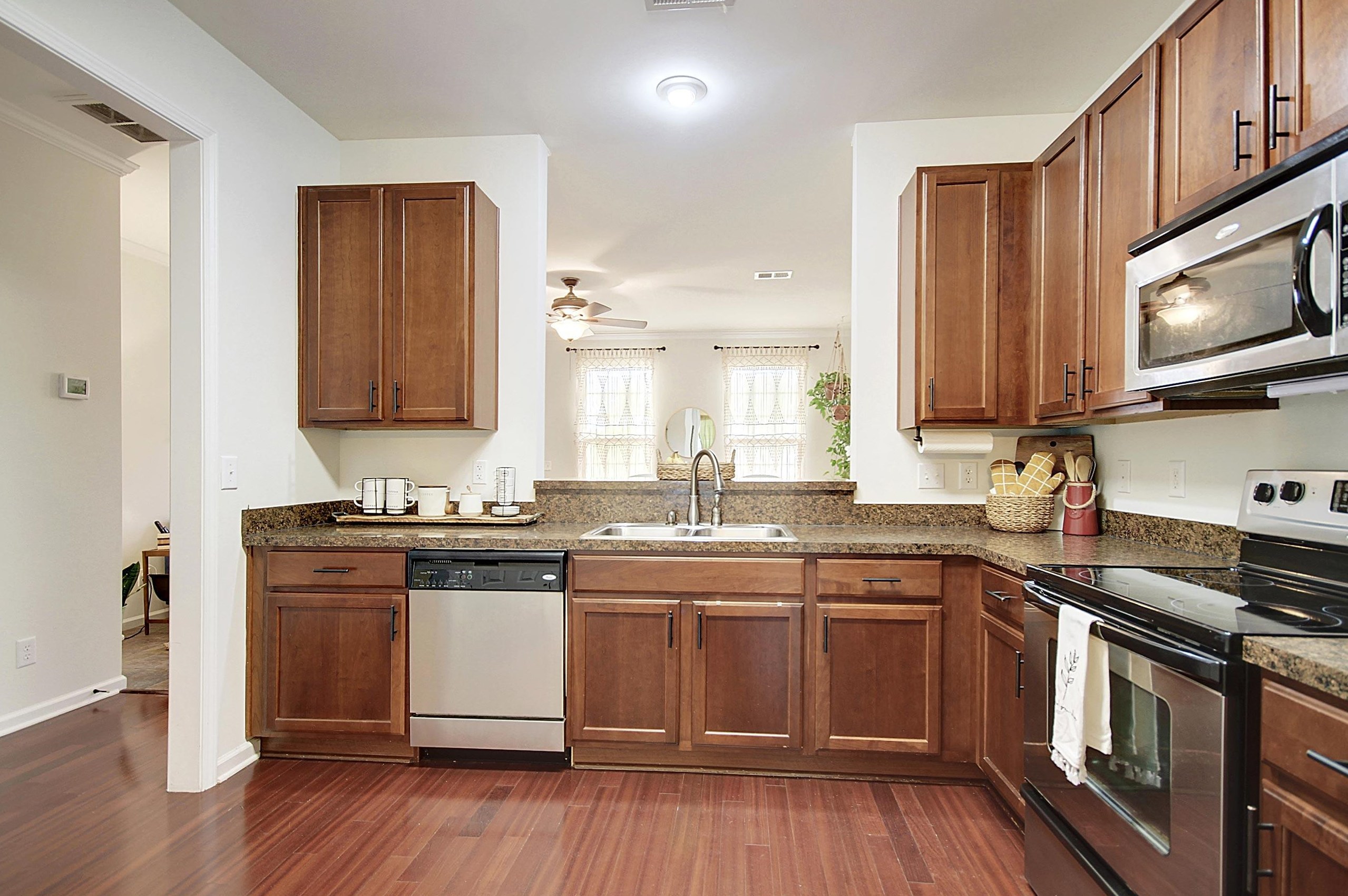 210 Hemingway Cir, Summerville SC  29483-8055 exterior