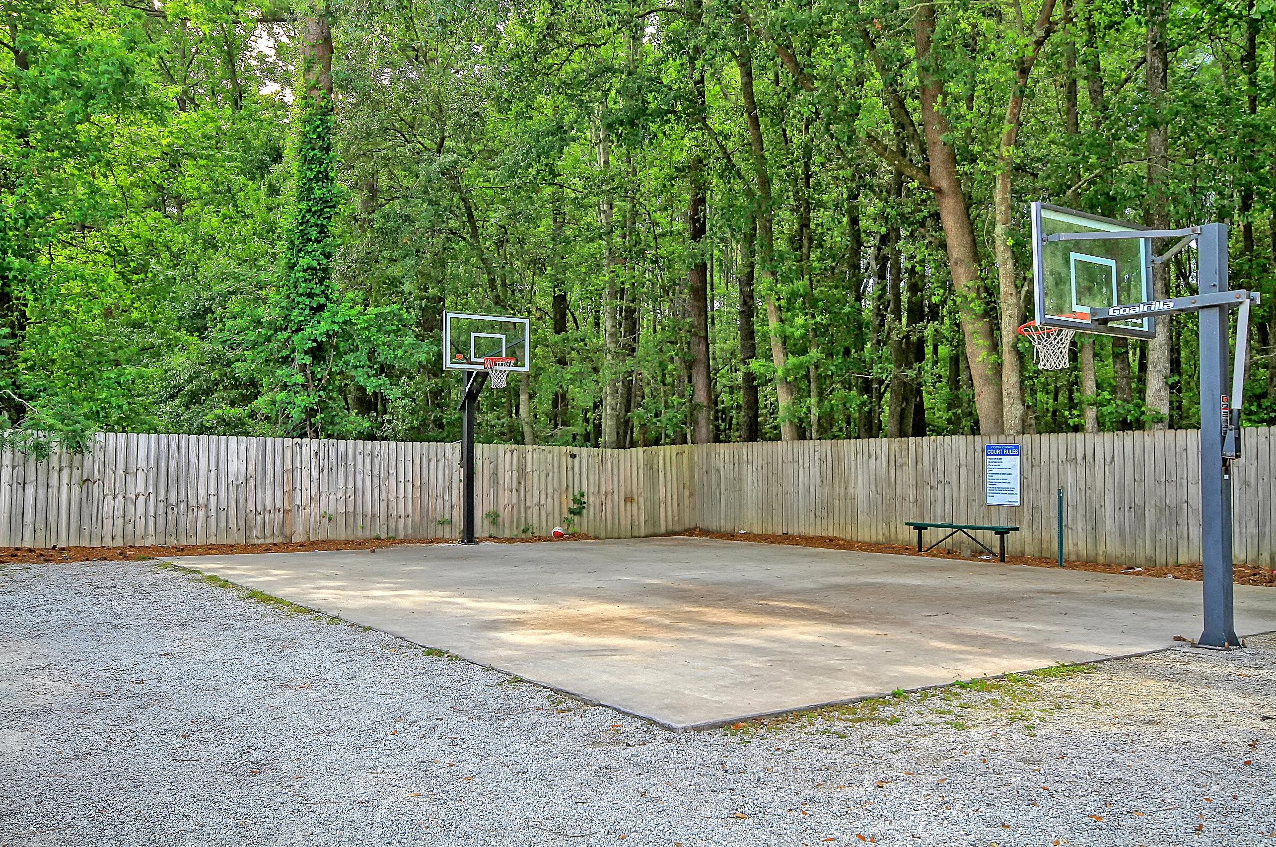 210 Hemingway Cir, Summerville SC  29483-8055 exterior