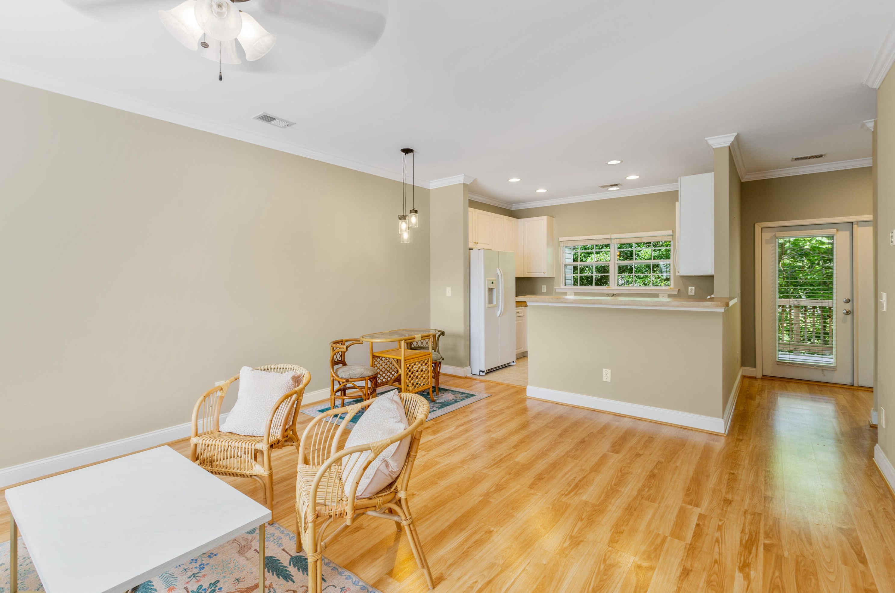 4027 Hartland St, Charleston SC  29414-6095 exterior