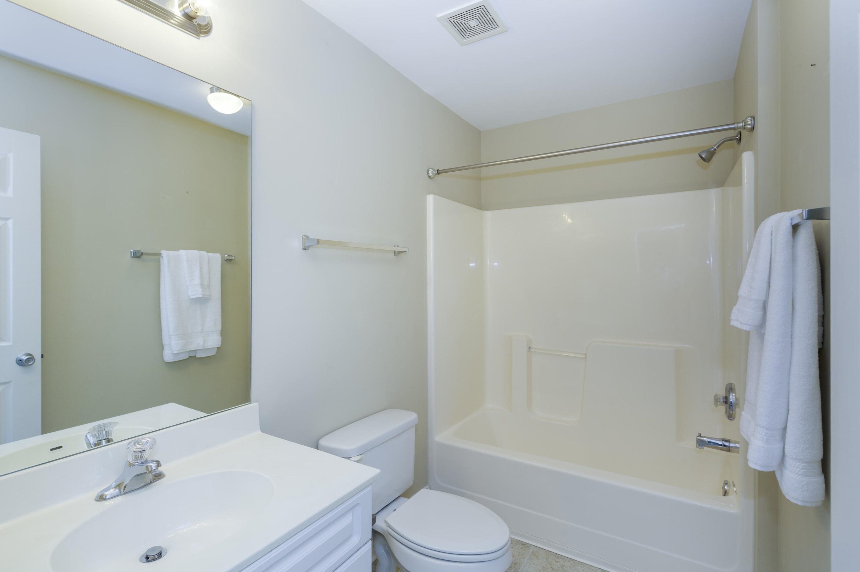 4027 Hartland St, Charleston SC 29414-6095 exterior