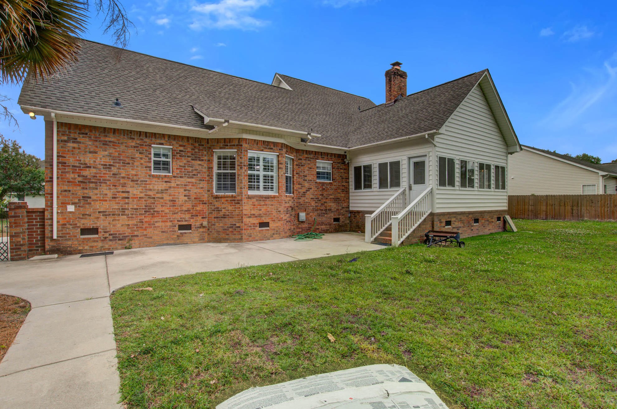 1106 Maplecrest Dr, Moncks Corner SC  29461-2951 exterior