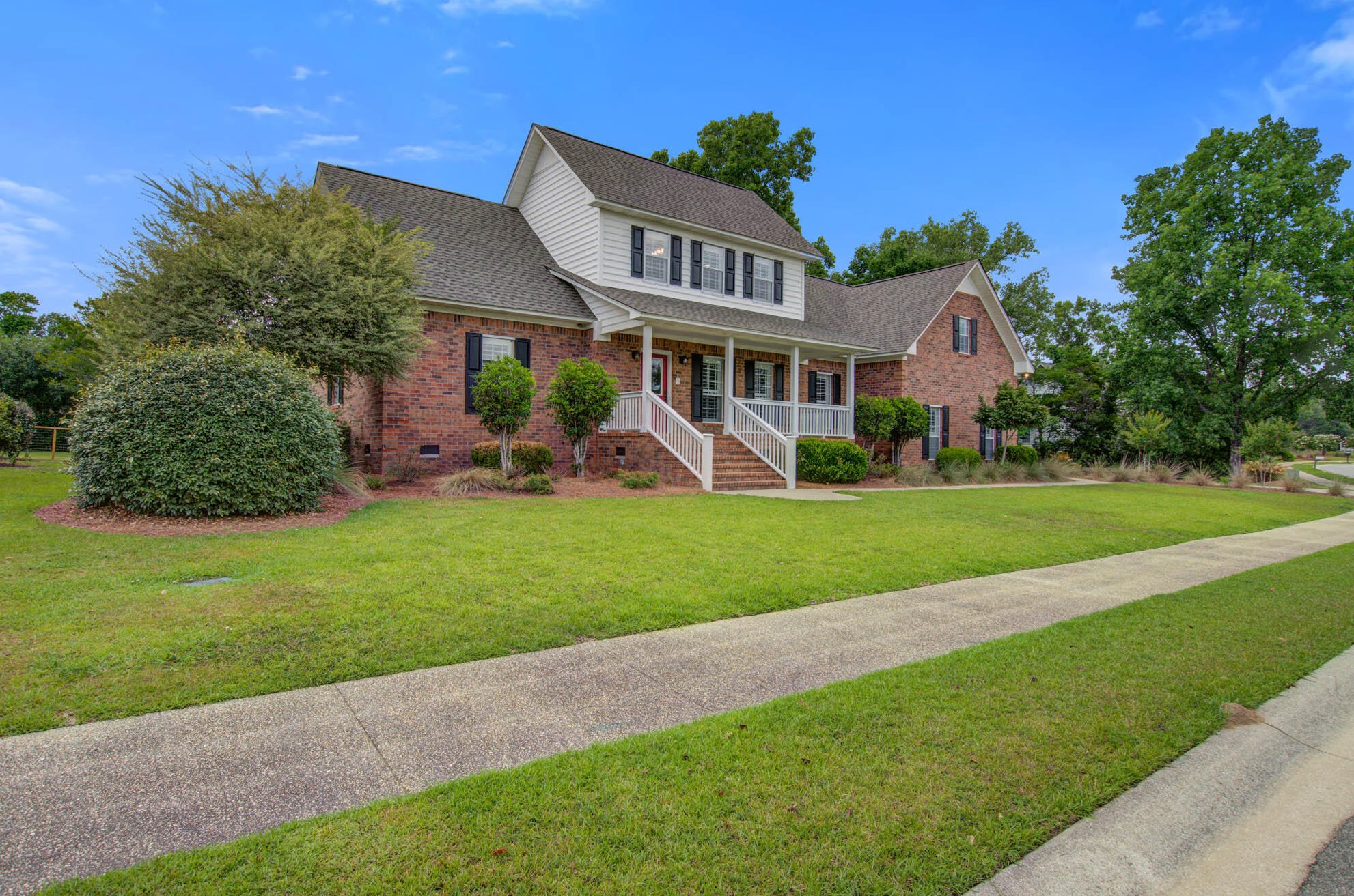 1106 Maplecrest Dr, Moncks Corner SC  29461-2951 exterior