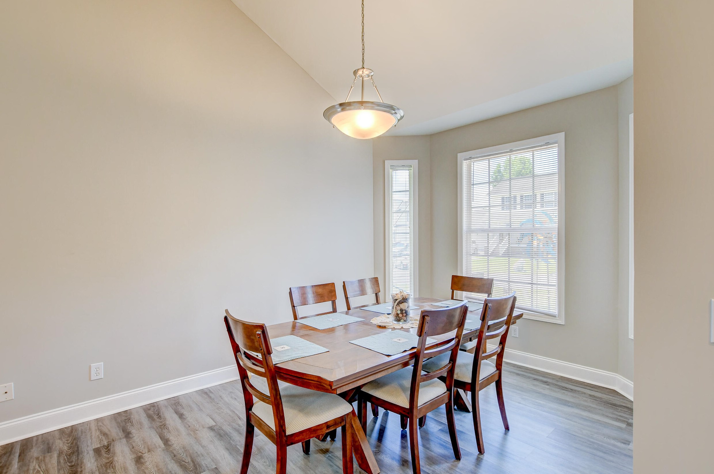302 Northam Ct, Charleston SC  29445-6643 exterior