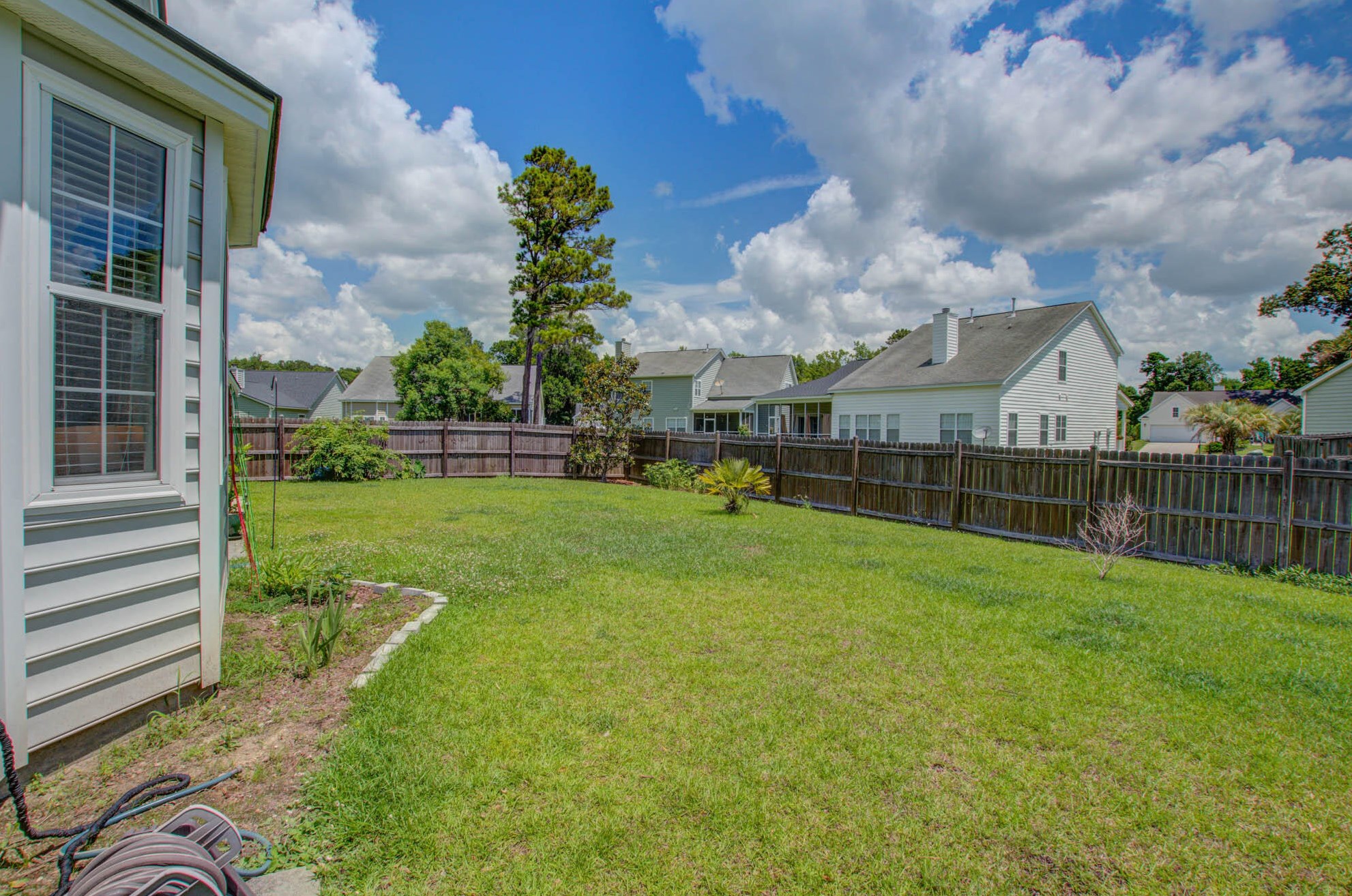 1470 Ashley Garden Blvd, Charleston SC  29414-9125 exterior