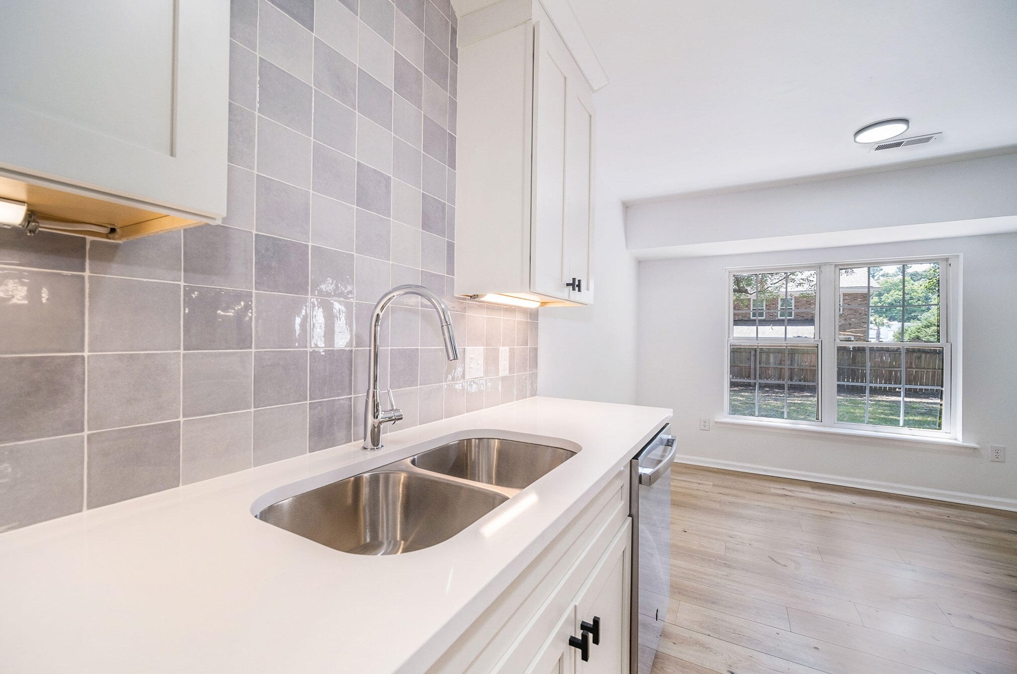 17 Paddlecreek Ave, Charleston SC  29412-2541 exterior