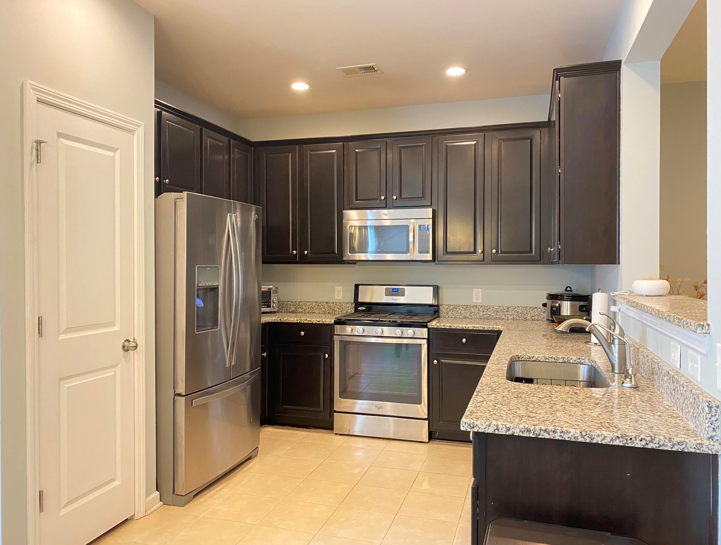 1842 Heldsberg Dr, Charleston SC  29414-8122 exterior