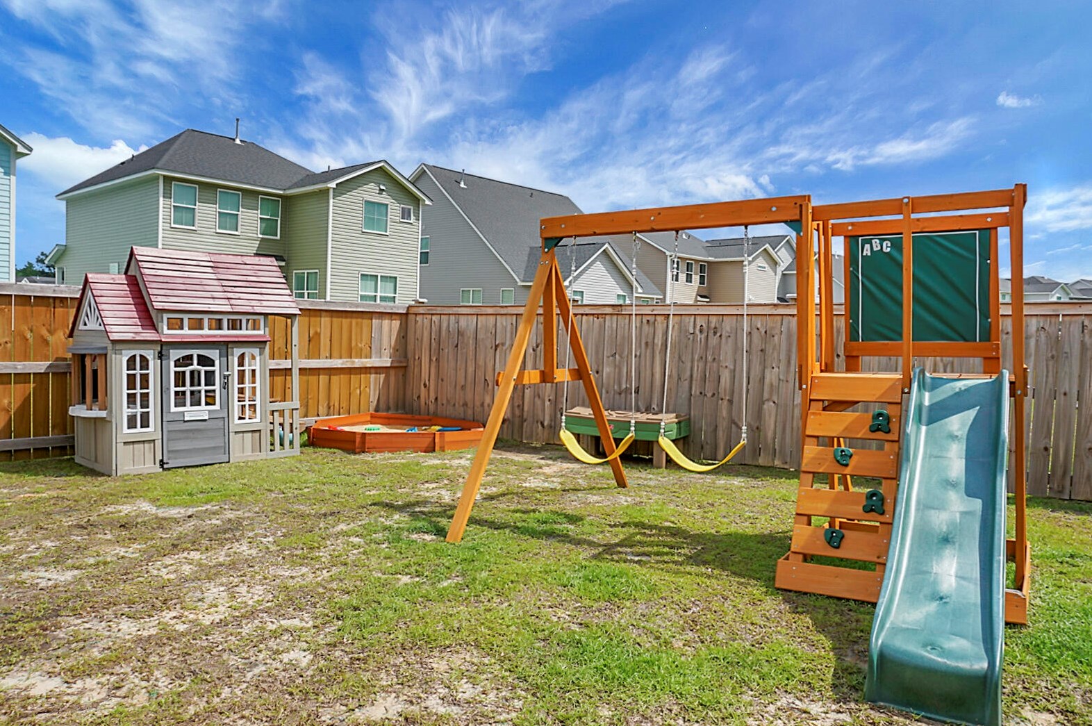 291 Red Leaf Blvd, Moncks Corner SC  29461-8881 exterior