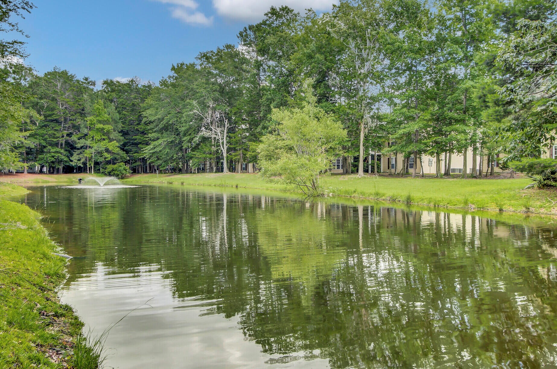 502 Elgin Ct, Charleston SC 29414-9097 exterior