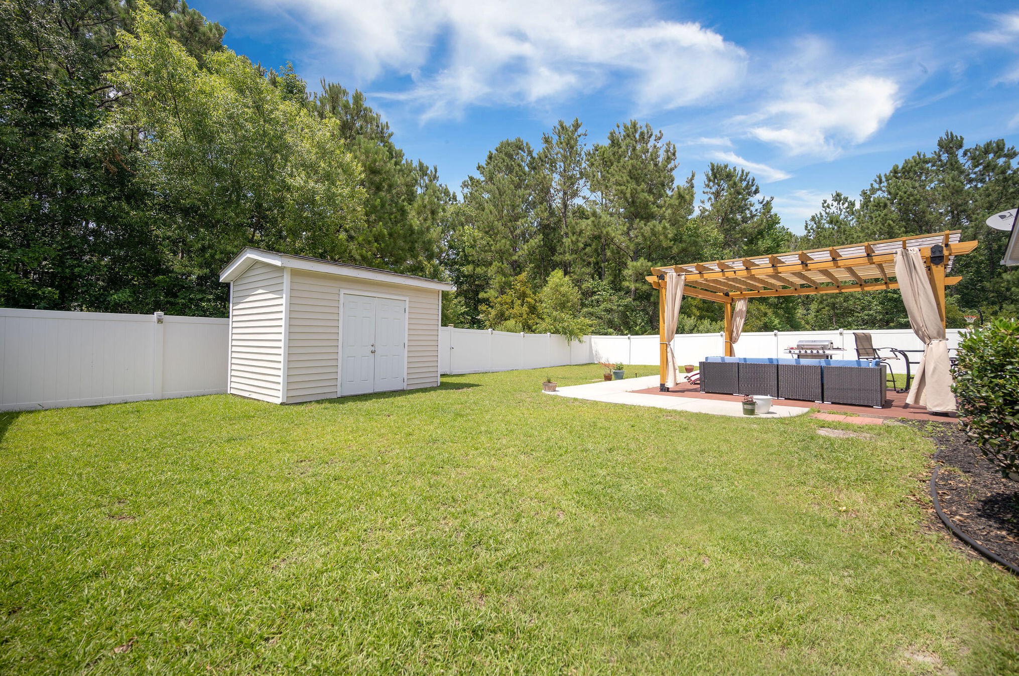 113 Blackwater Way, Moncks Corner SC  29461-6483 exterior