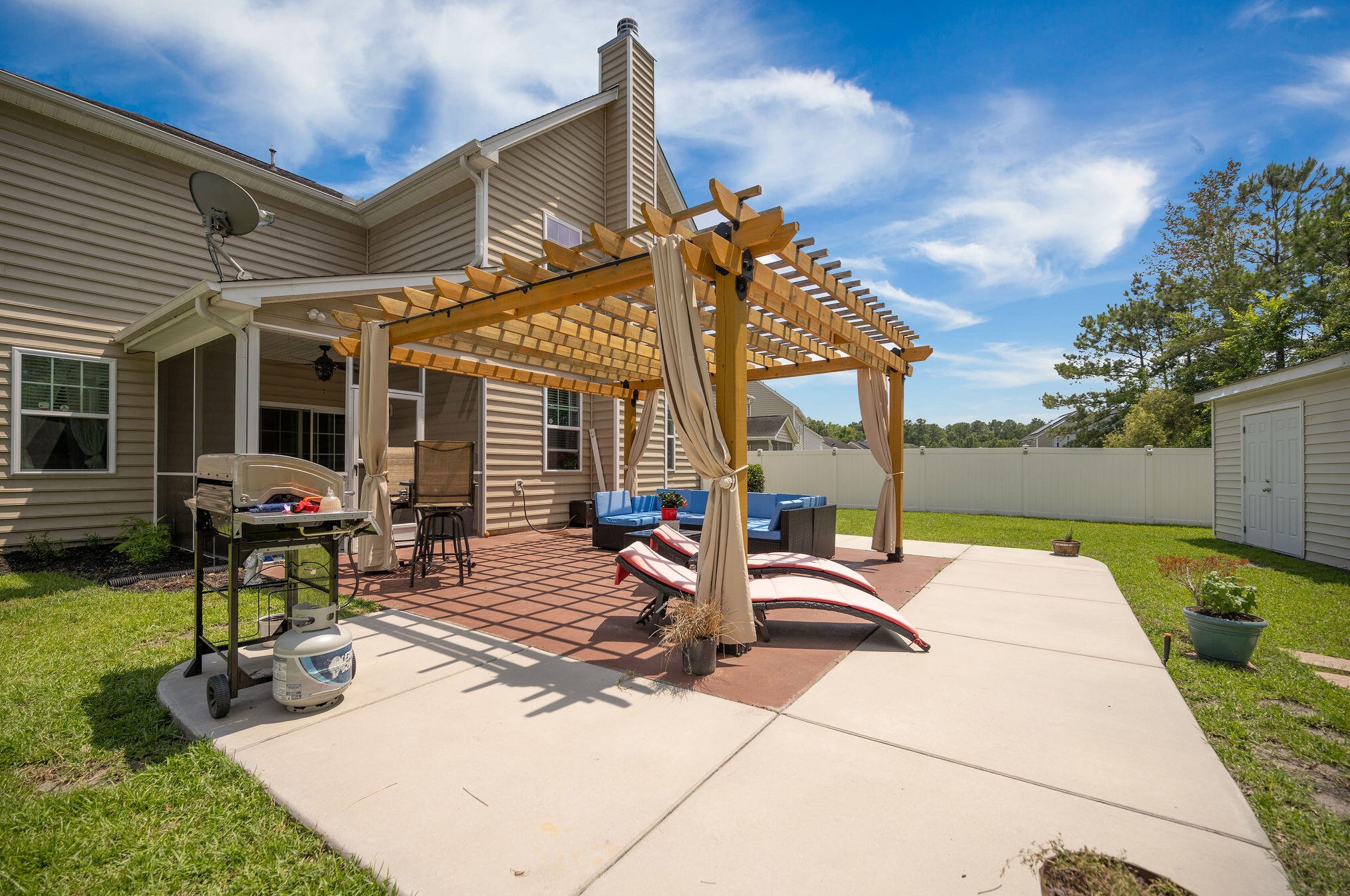 113 Blackwater Way, Moncks Corner SC  29461-6483 exterior