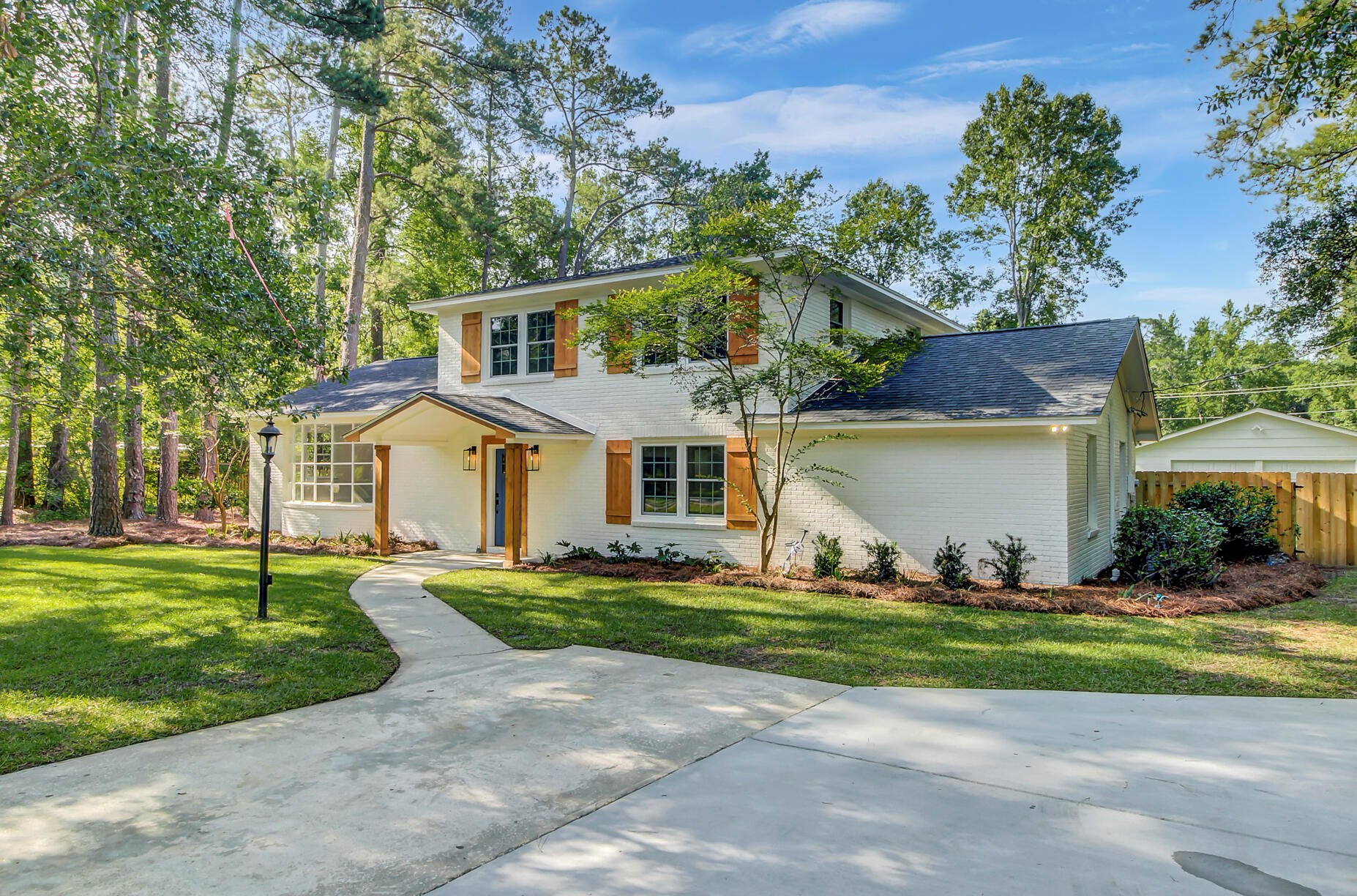 113 Reynolds Rd, Summerville SC  29483-4026 exterior