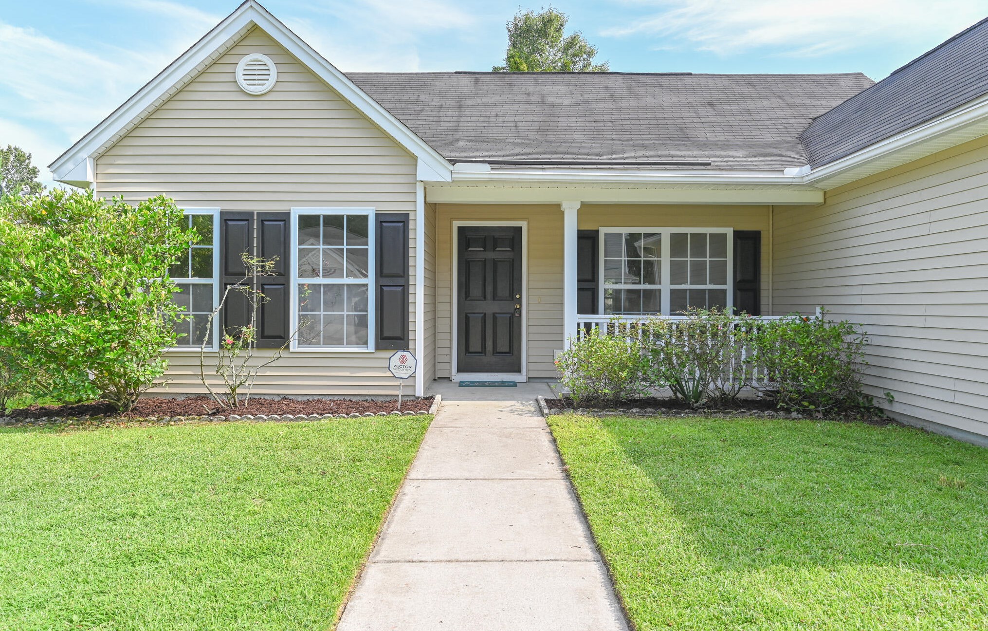 323 Slow Ml Dr, Charleston SC 29445-9641 exterior