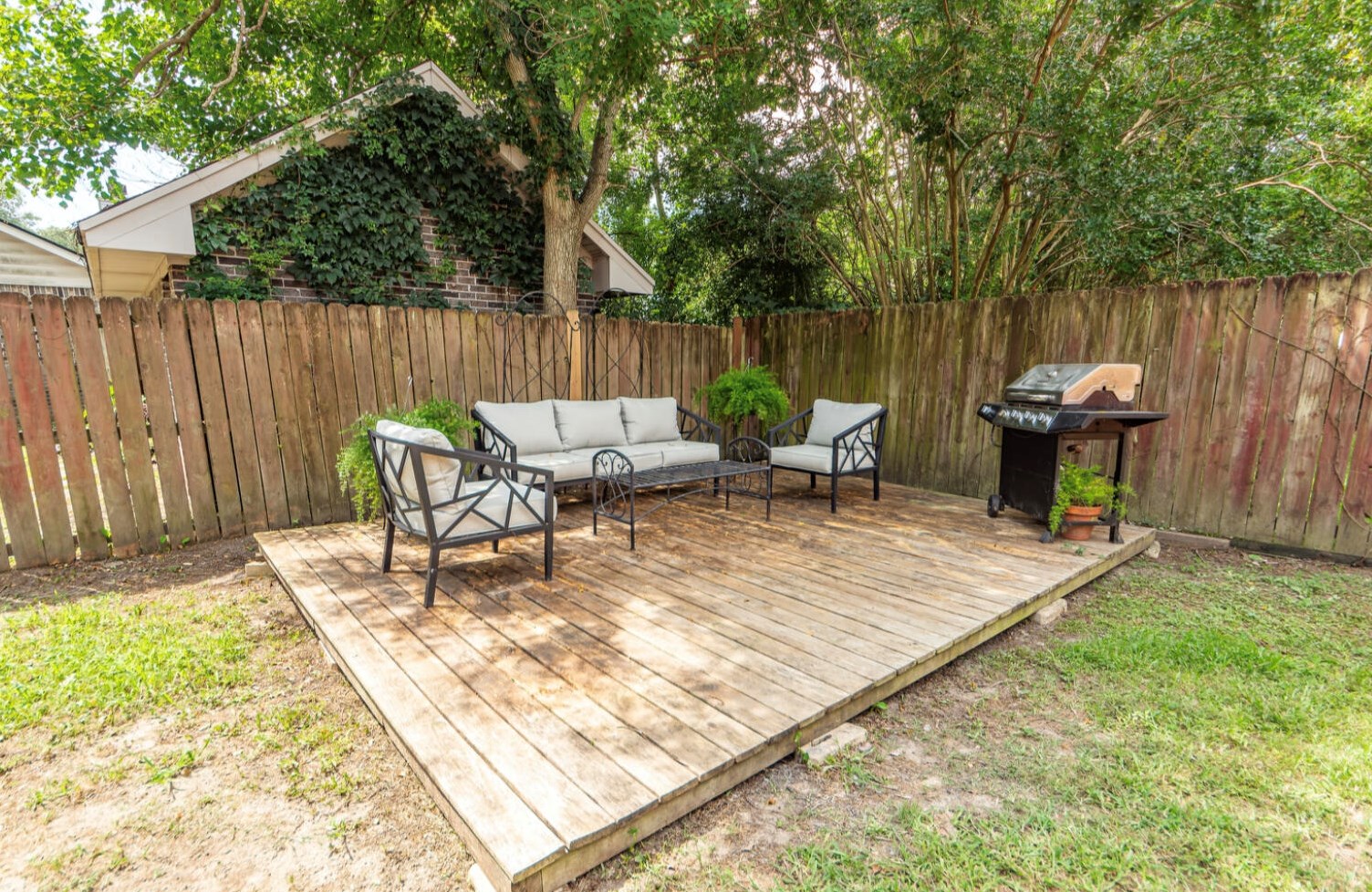 1019 Douglas Wayne Rd, Summerville SC  29483-8637 exterior