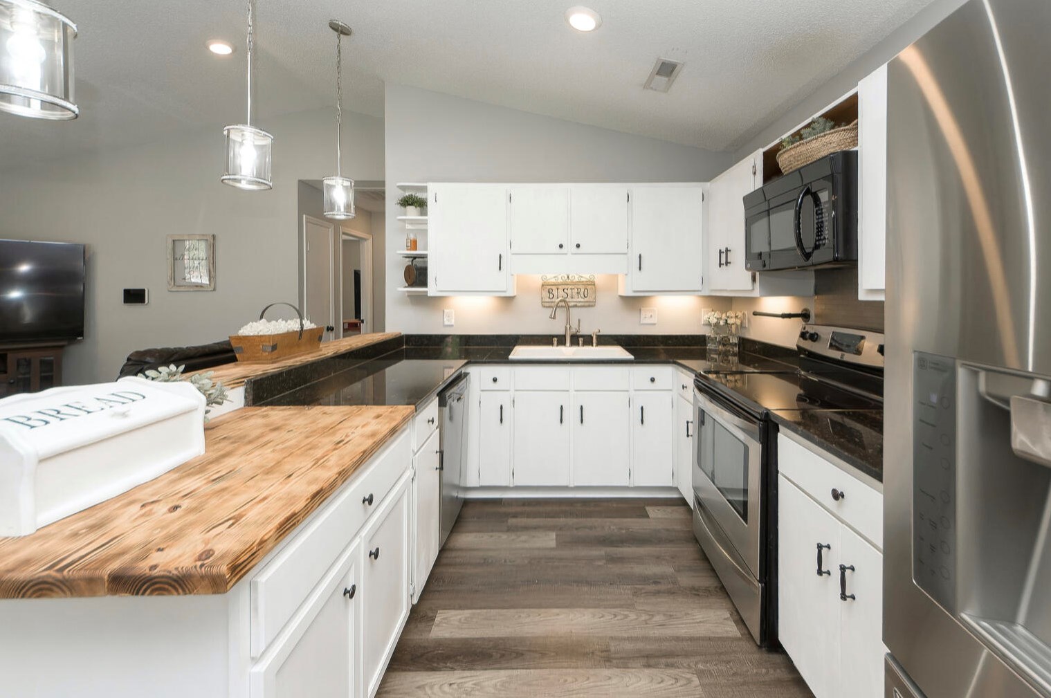 1019 Douglas Wayne Rd, Summerville SC  29483-8637 exterior