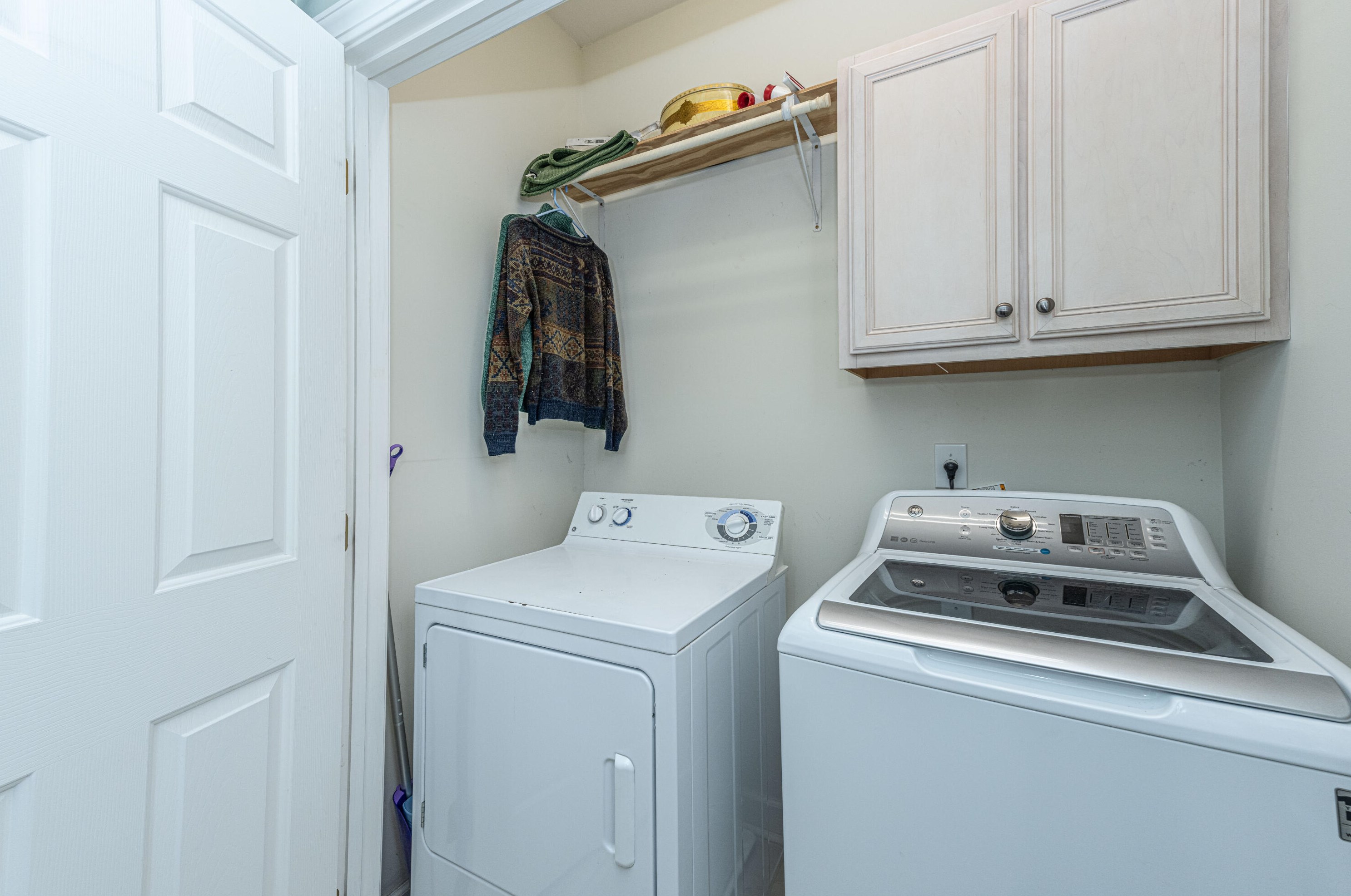 49 Oyster Point Row, Charleston SC  29412-3615 exterior