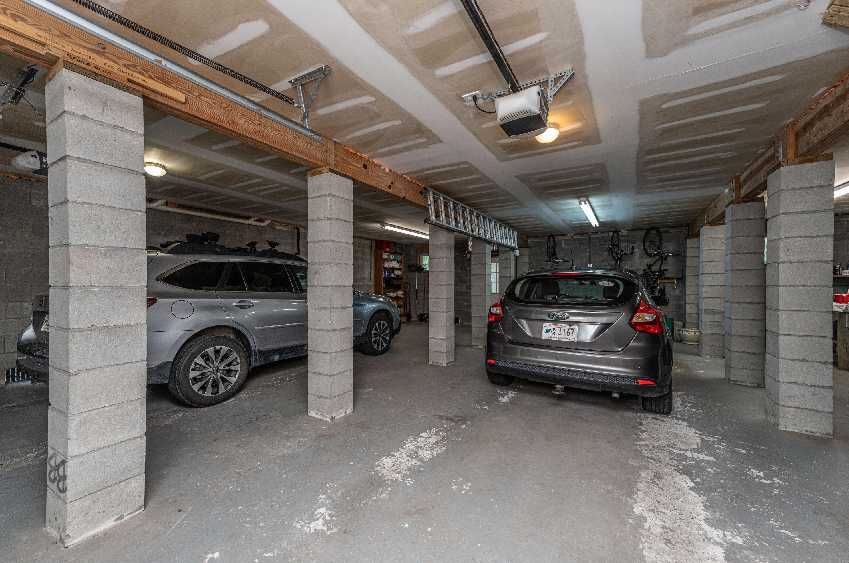 49 Oyster Point Row, Charleston SC  29412-3615 exterior