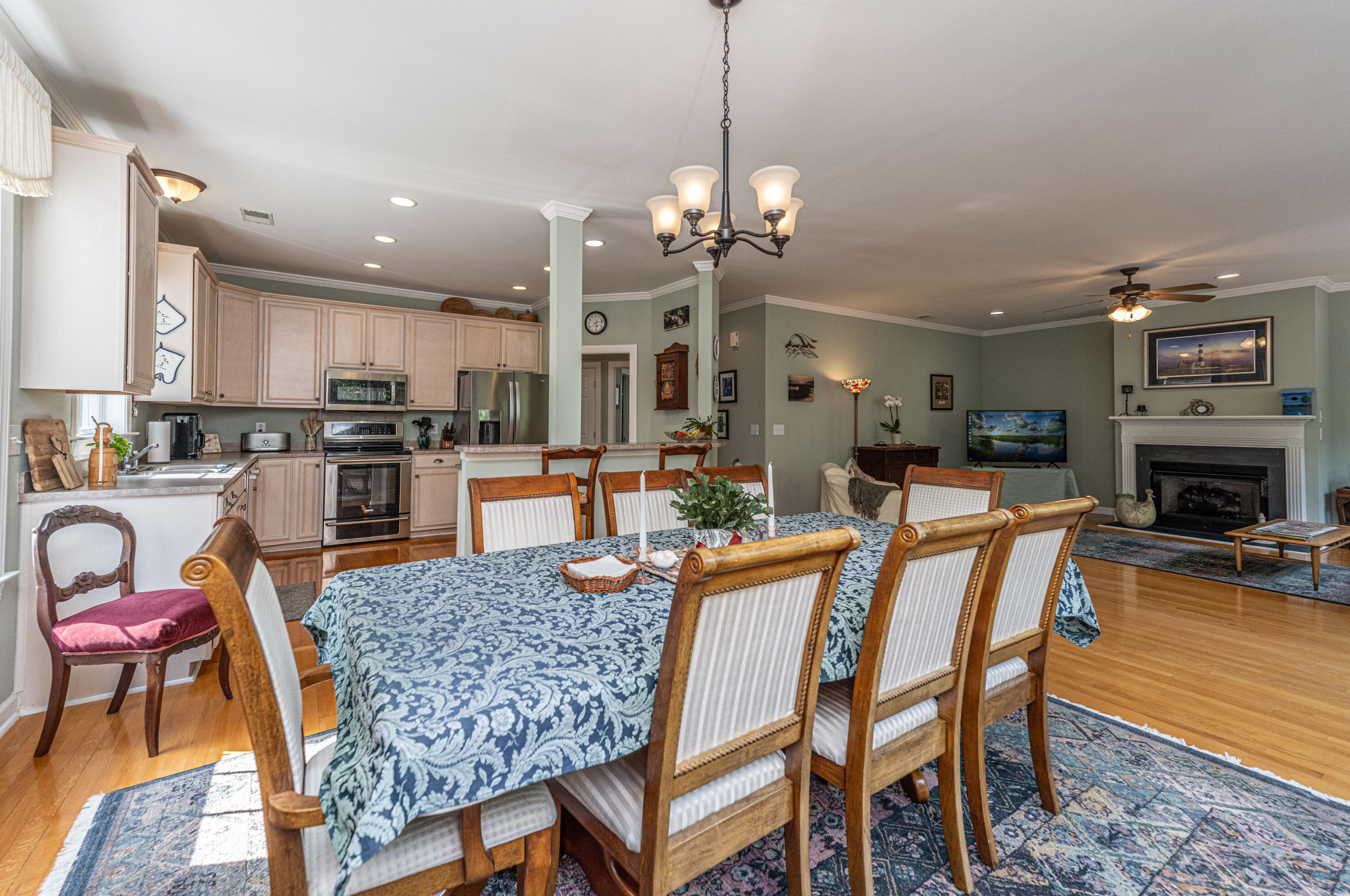 49 Oyster Point Row, Charleston SC  29412-3615 exterior