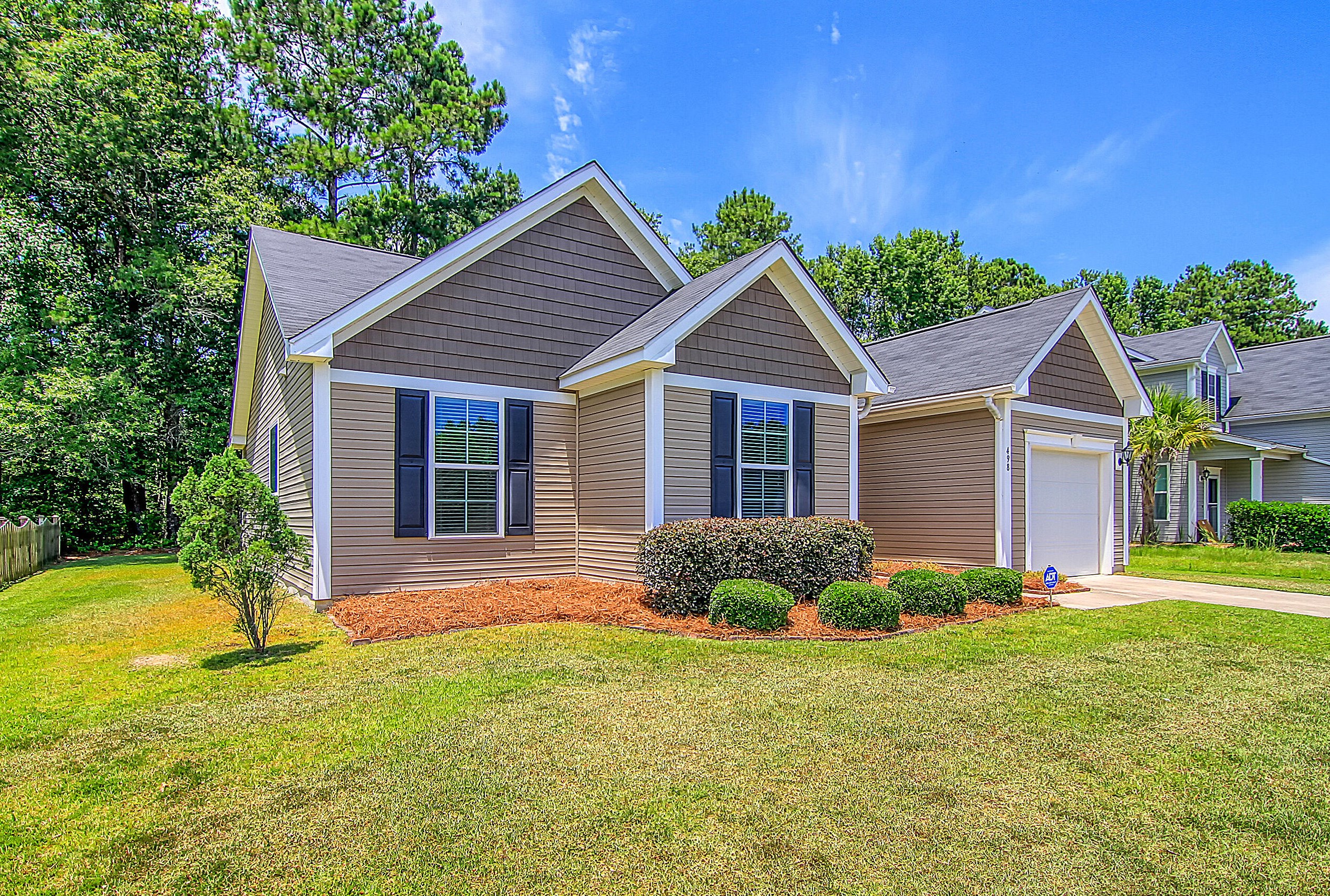 498 Stoney Field Dr, Moncks Corner SC  29461-7380 exterior