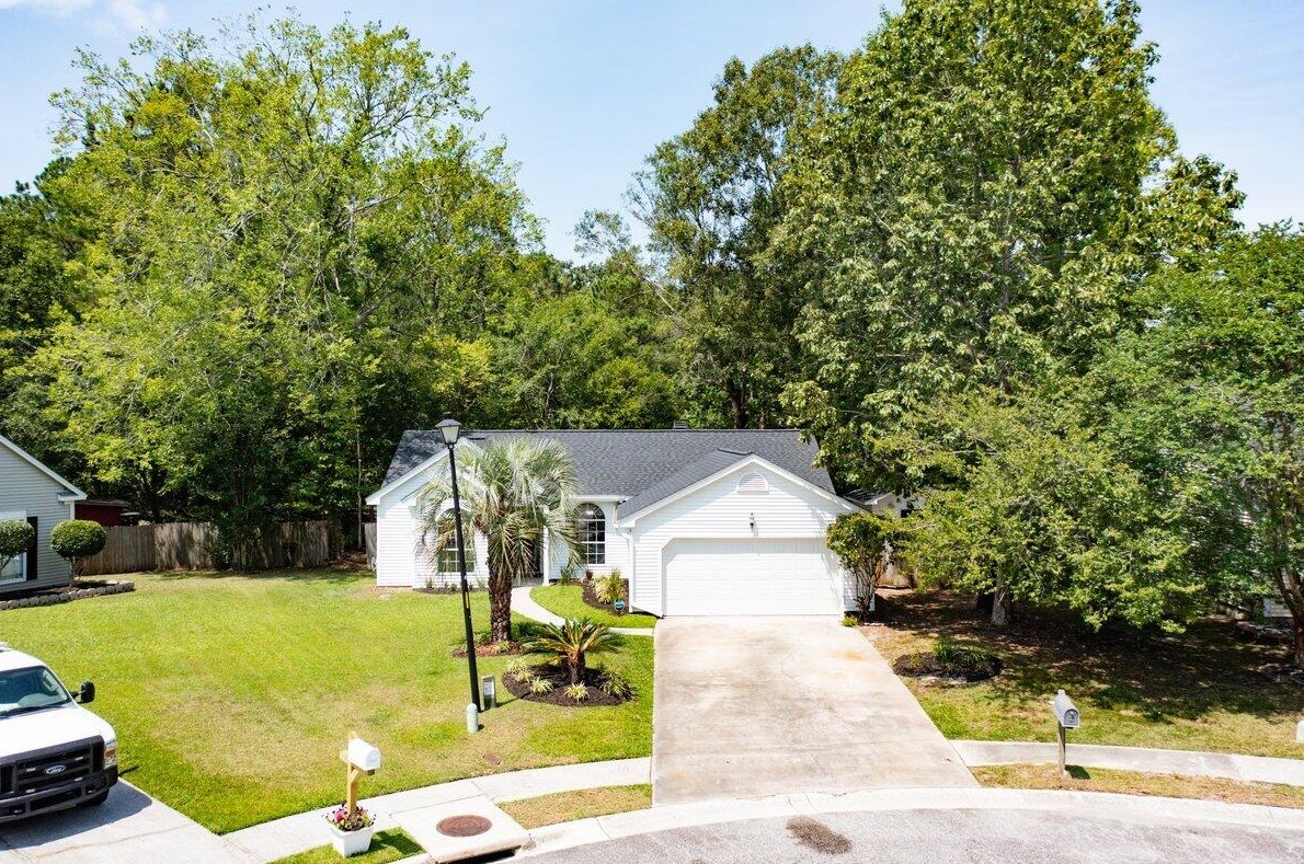 102 Balmoral Cir, Charleston SC  29445-4036 exterior