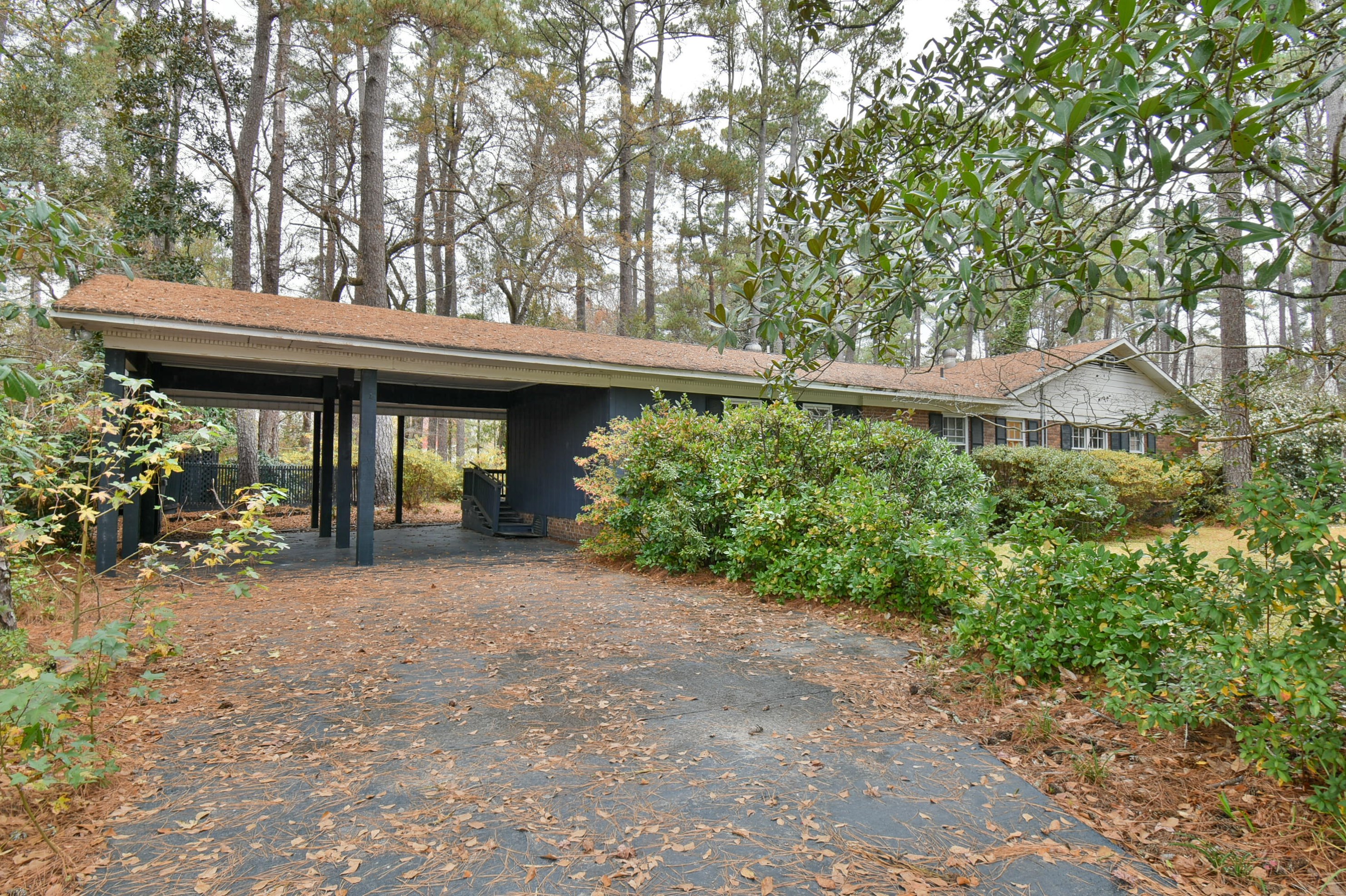 201 Fenwick Rd, Walterboro SC  29488-3572 exterior