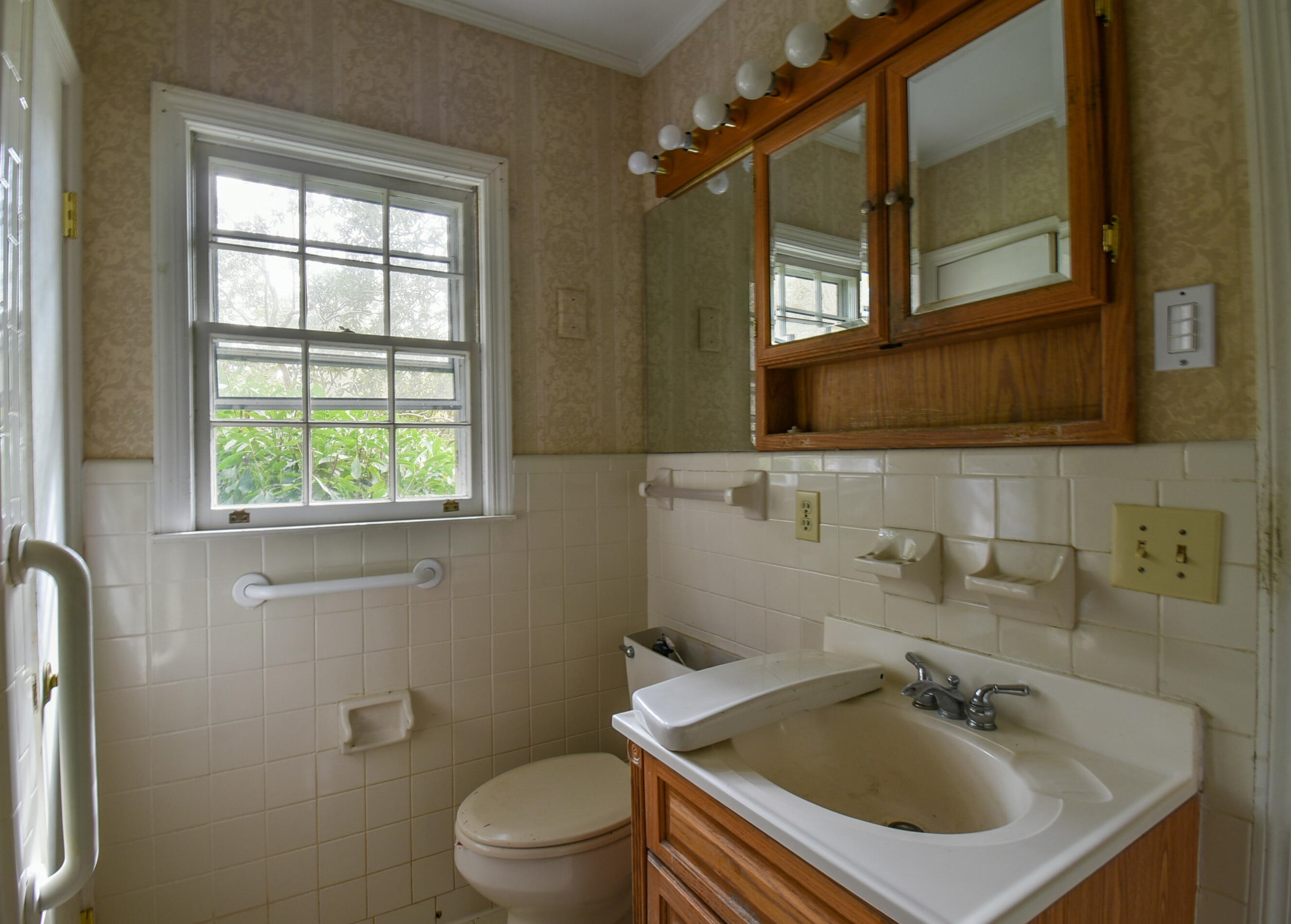 201 Fenwick Rd, Walterboro SC  29488-3572 exterior