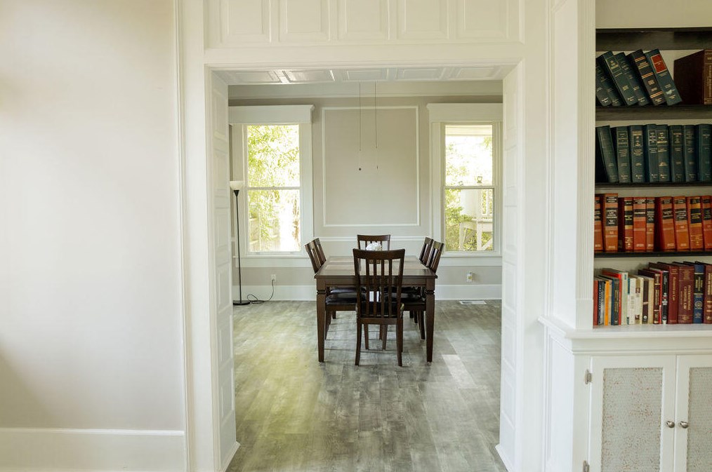 701 Hampton St, Walterboro SC  29488-4125 exterior