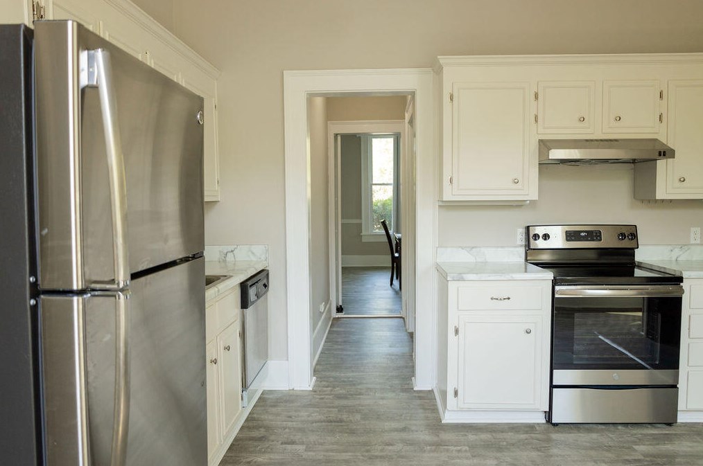 701 Hampton St, Walterboro SC  29488-4125 exterior