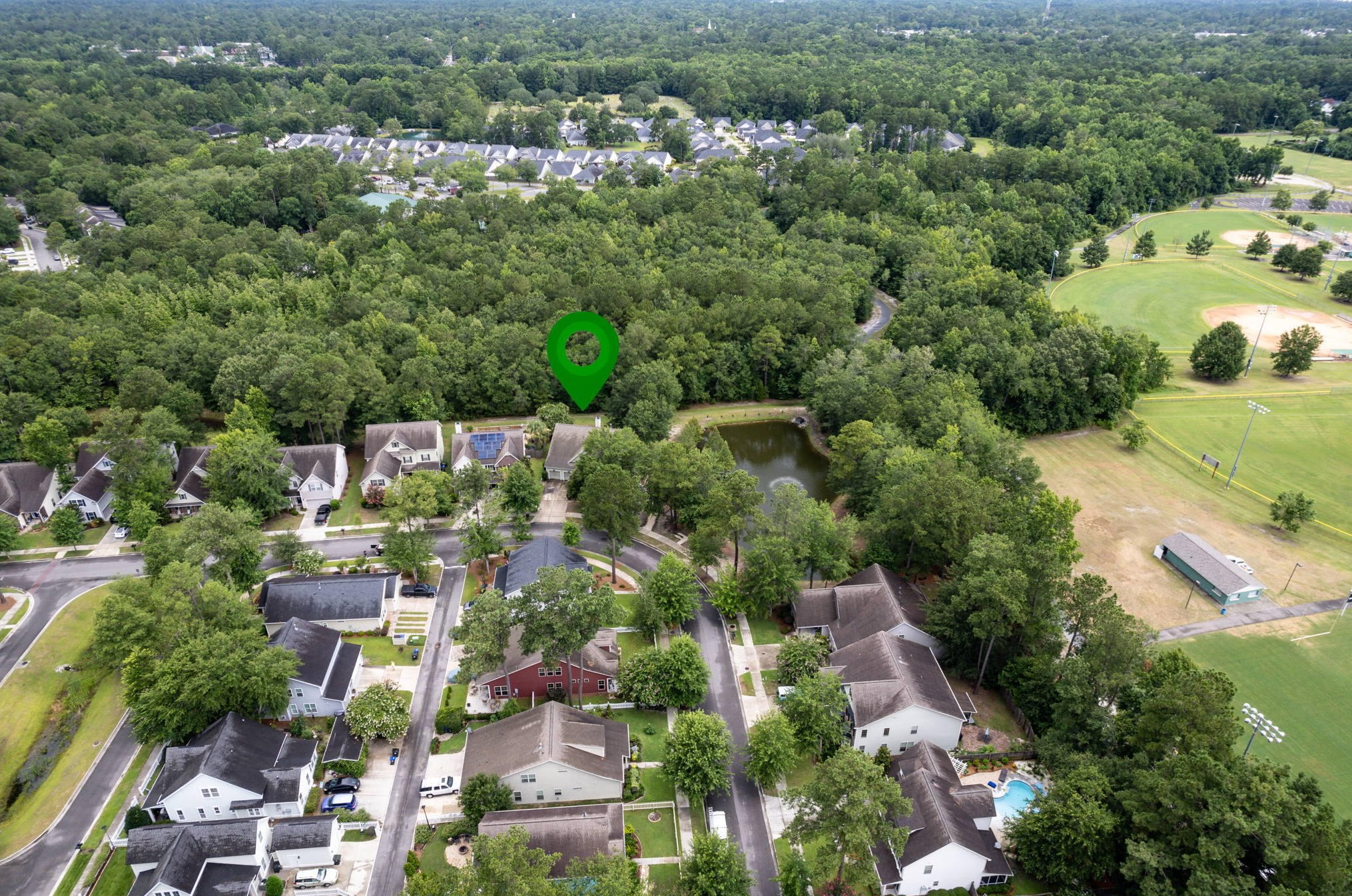 124 Comiskey Park Cir, Summerville SC  29485-7335 exterior