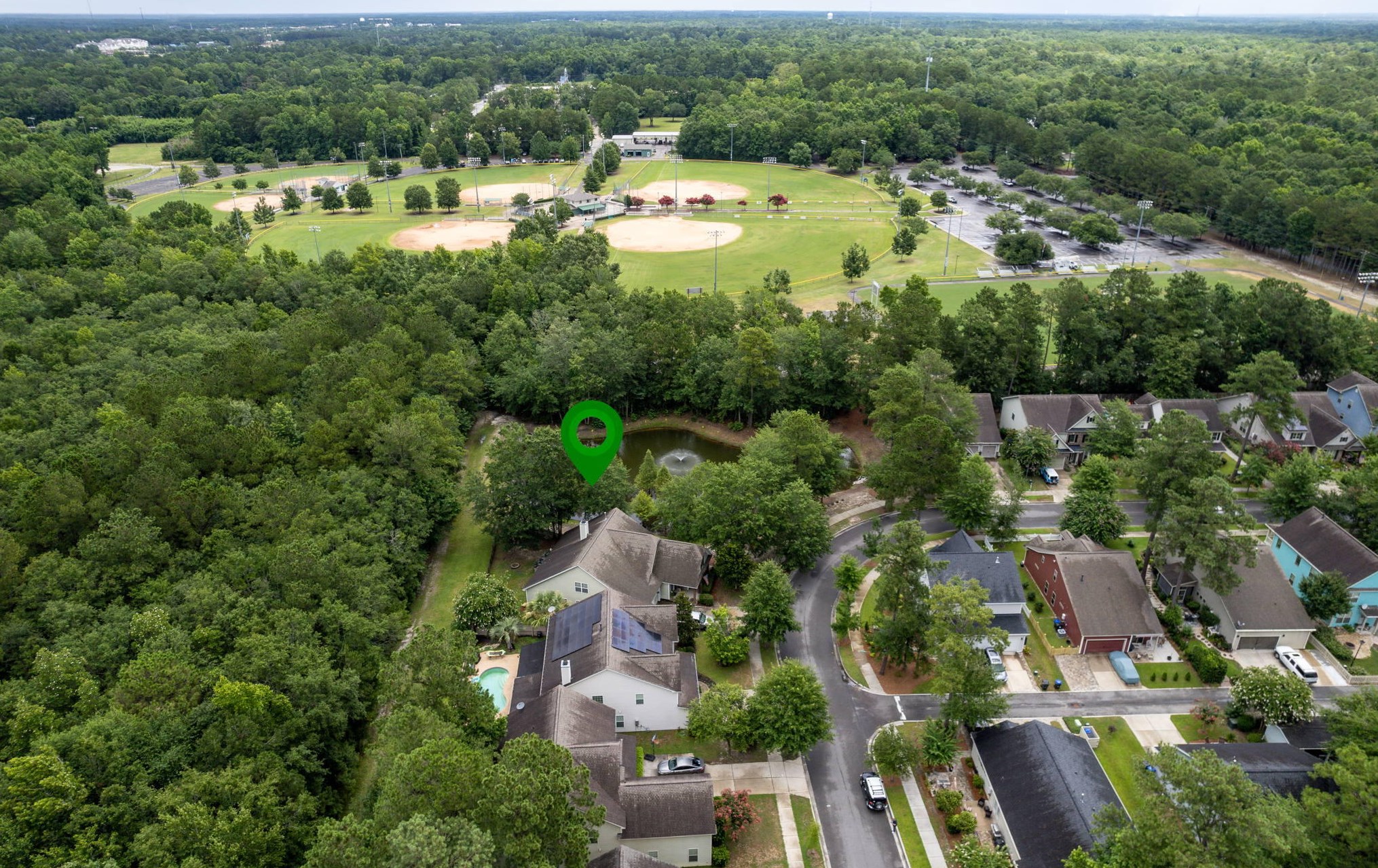 124 Comiskey Park Cir, Summerville SC  29485-7335 exterior