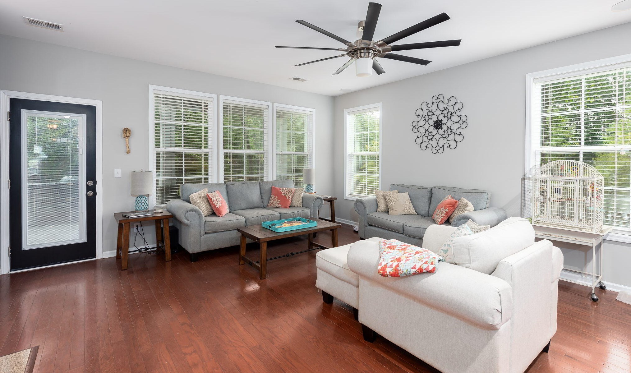 124 Comiskey Park Cir, Summerville SC  29485-7335 exterior