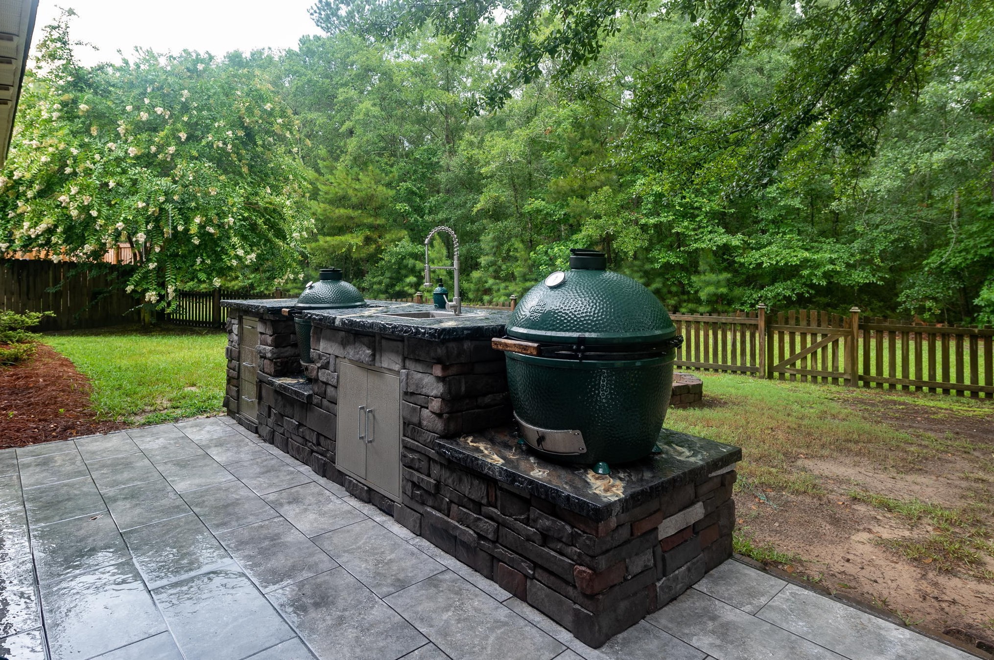 124 Comiskey Park Cir, Summerville SC  29485-7335 exterior