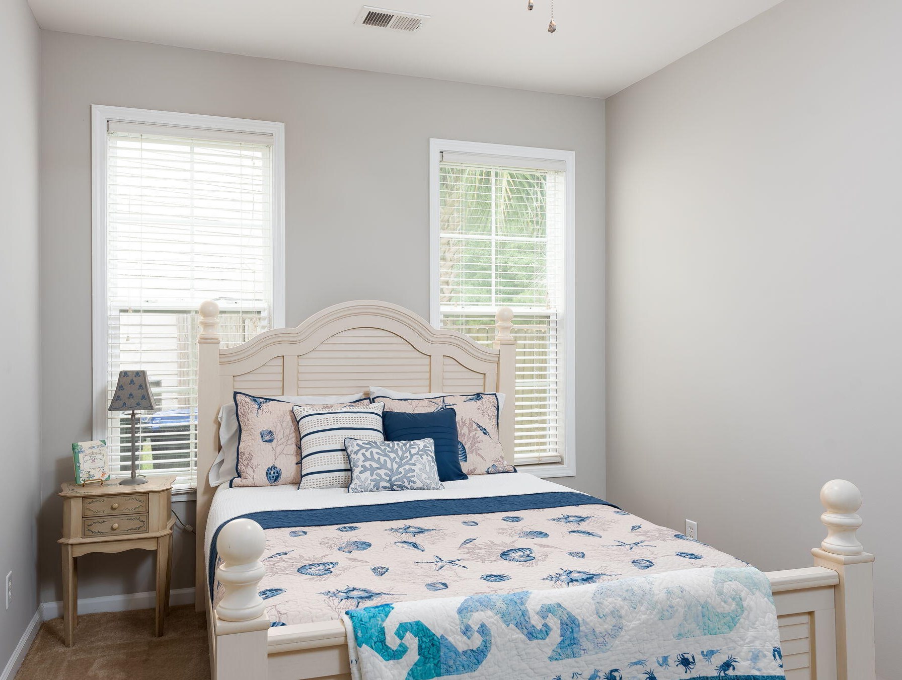 124 Comiskey Park Cir, Summerville SC  29485-7335 exterior
