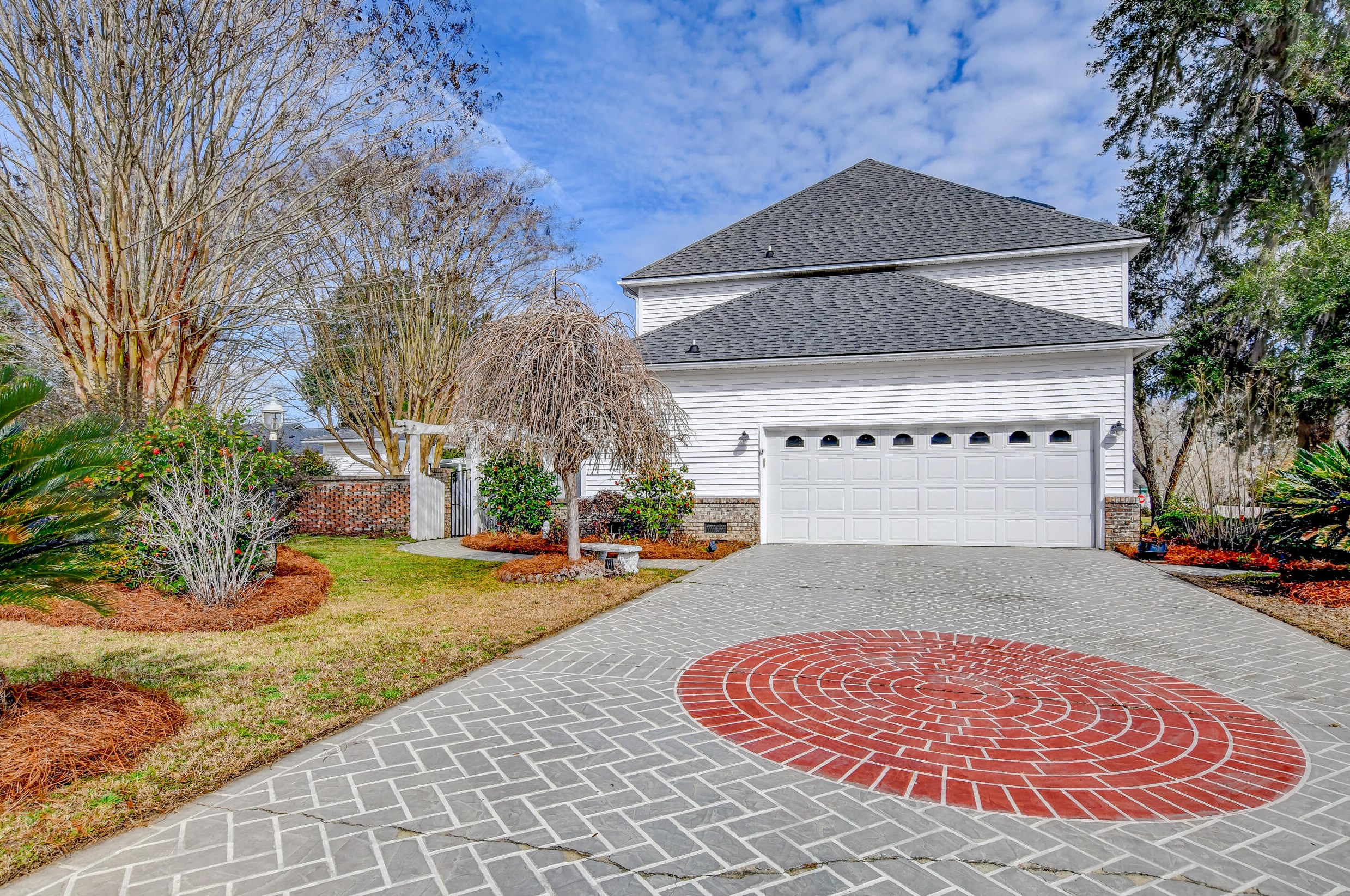1104 Quenby Ln, Moncks Corner SC  29461-2913 exterior