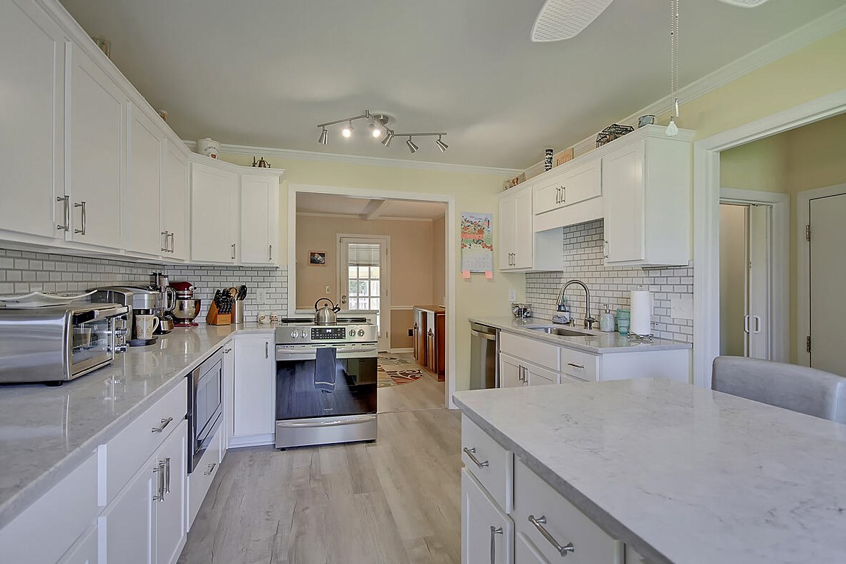 102 Ellen Ct, Summerville SC  29483-3601 exterior