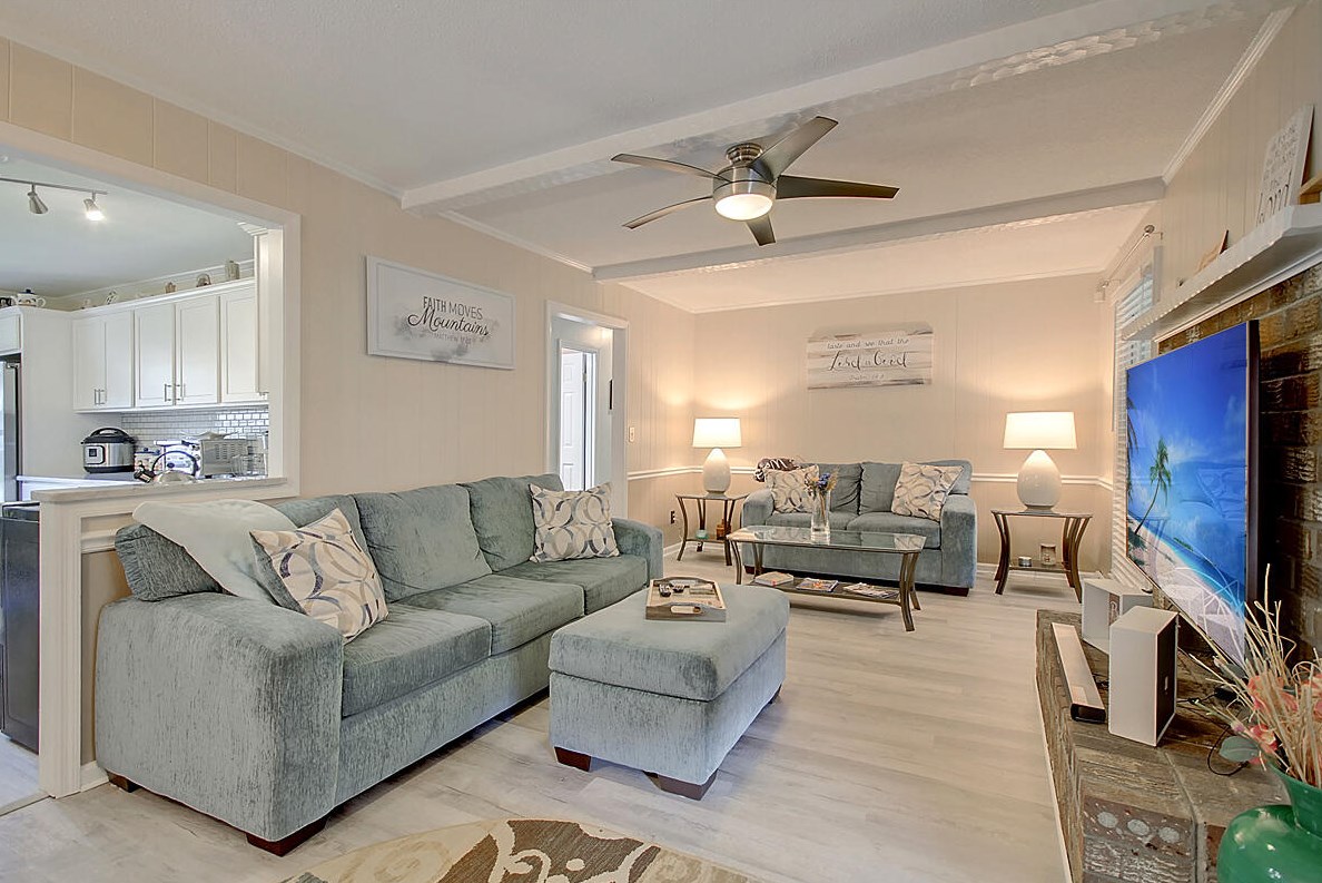 102 Ellen Ct, Summerville SC  29483-3601 exterior