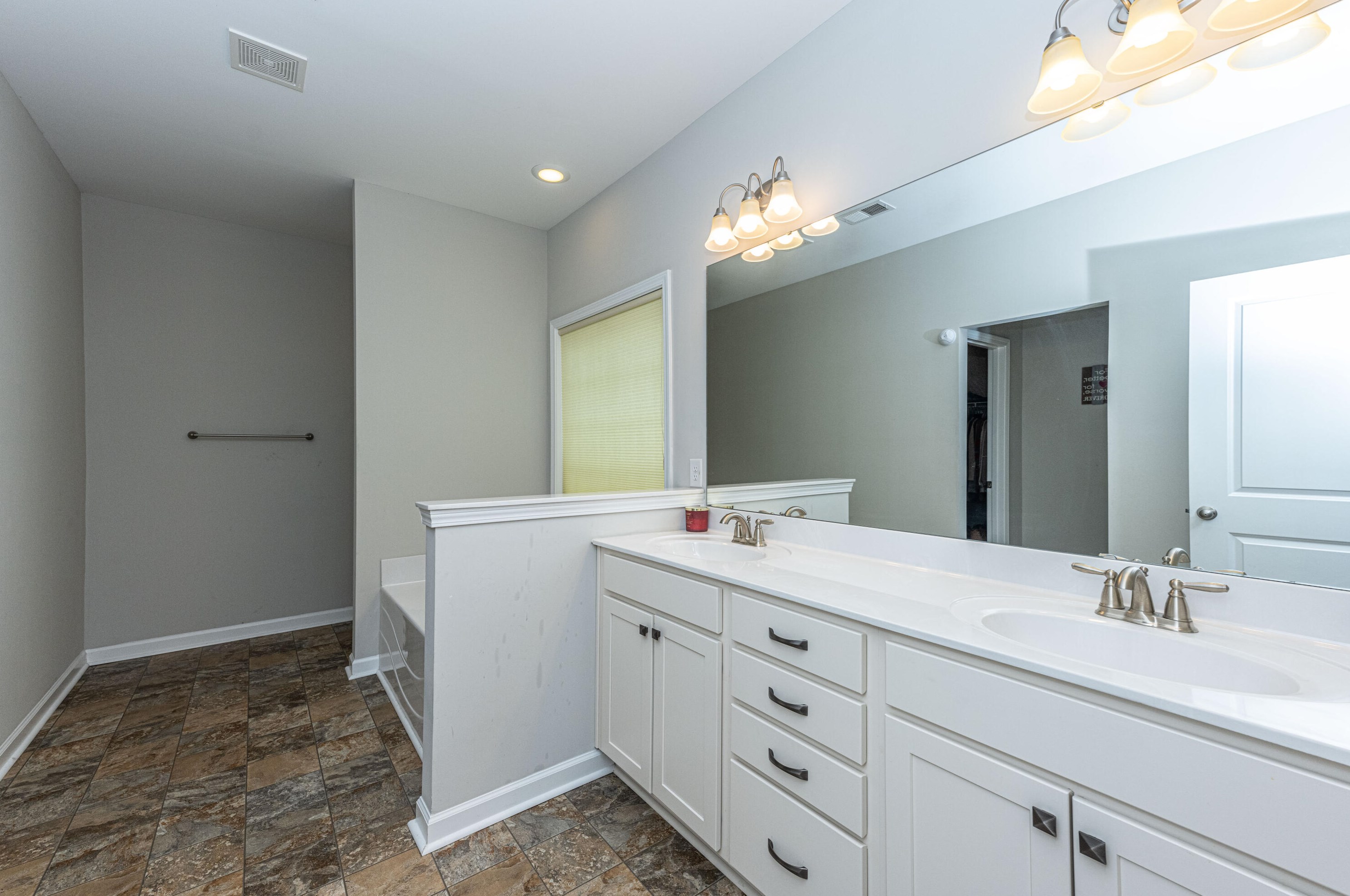 252 Topsaw Ln, Moncks Corner SC  29461-8890 exterior