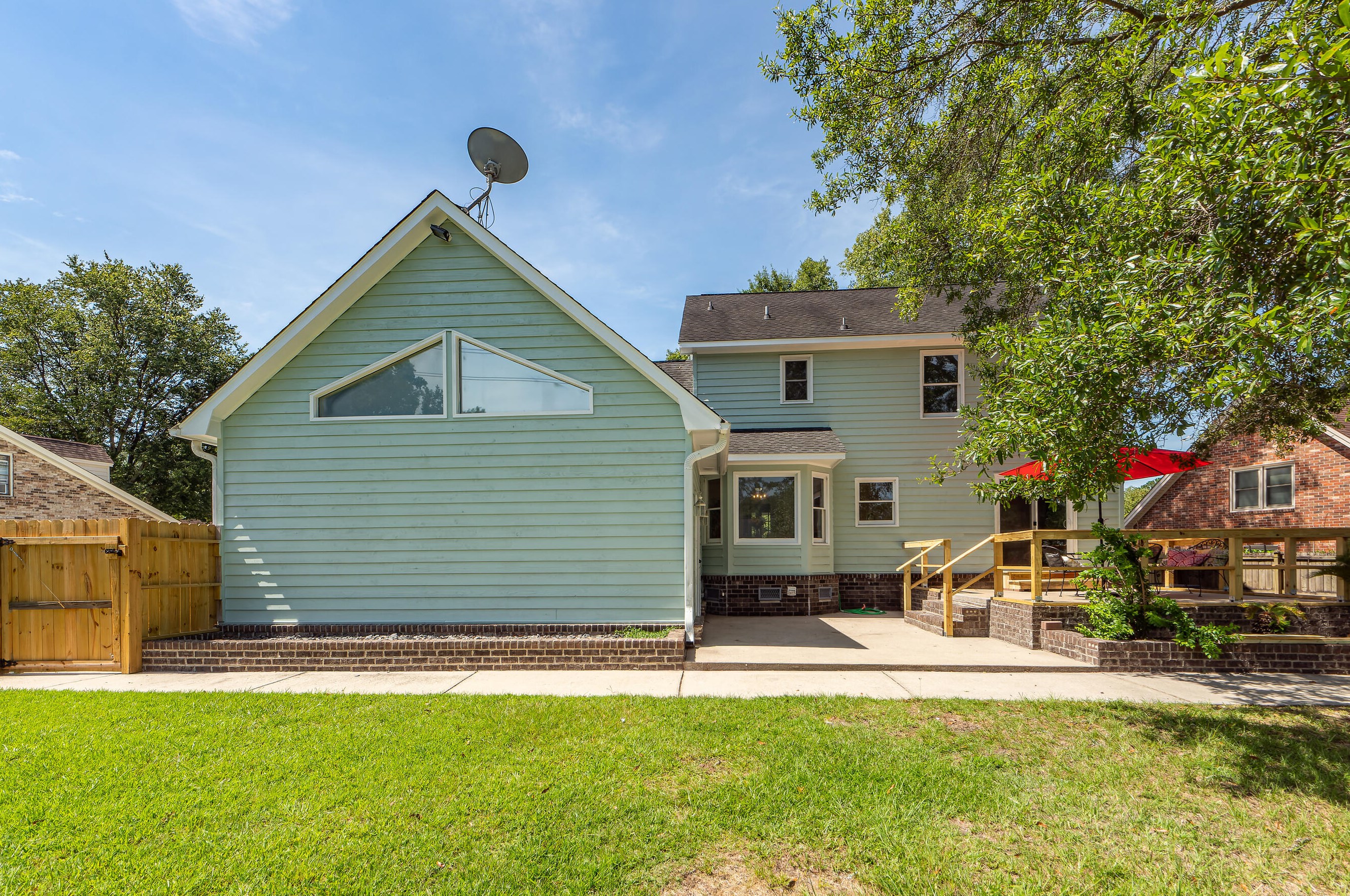 412 Eastover Cir, Summerville SC  29483-5239 exterior