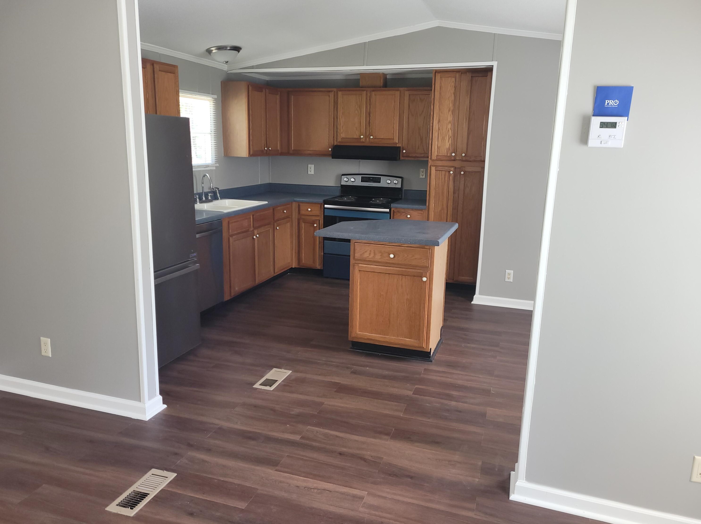 1112 Calamus Pond Rd, Summerville SC  29486-2703 exterior