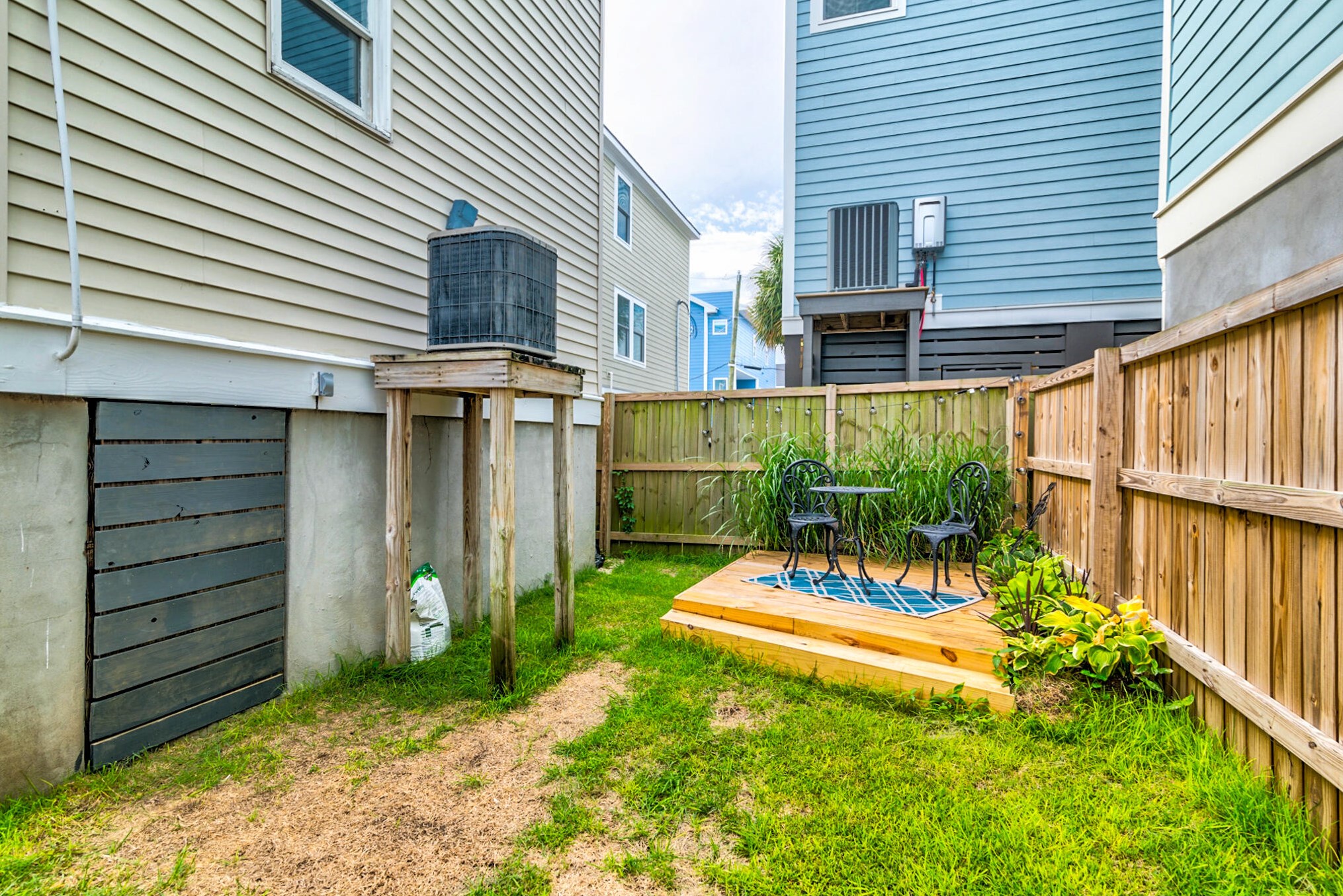 49 Aiken St, Charleston SC 29403-5042 exterior