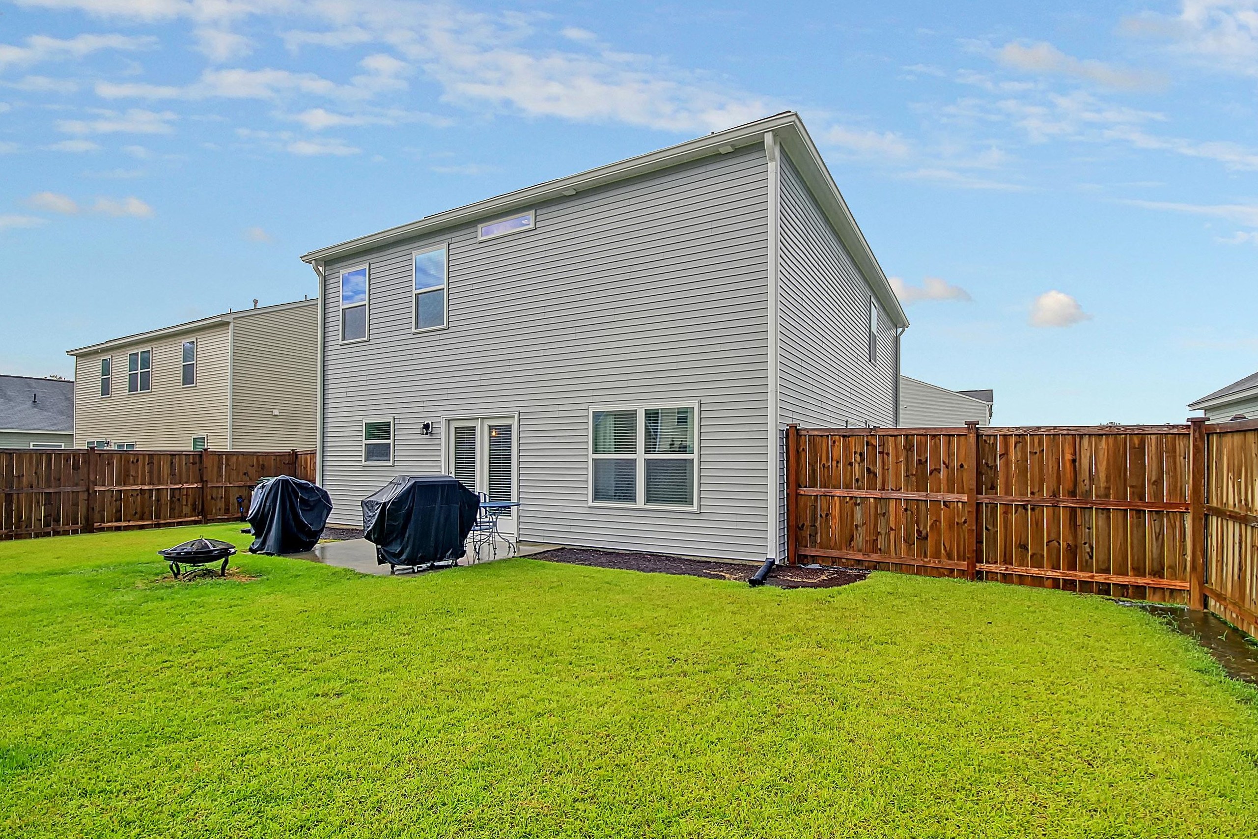 160 Hyrne Dr, Charleston SC 29445-7331 exterior