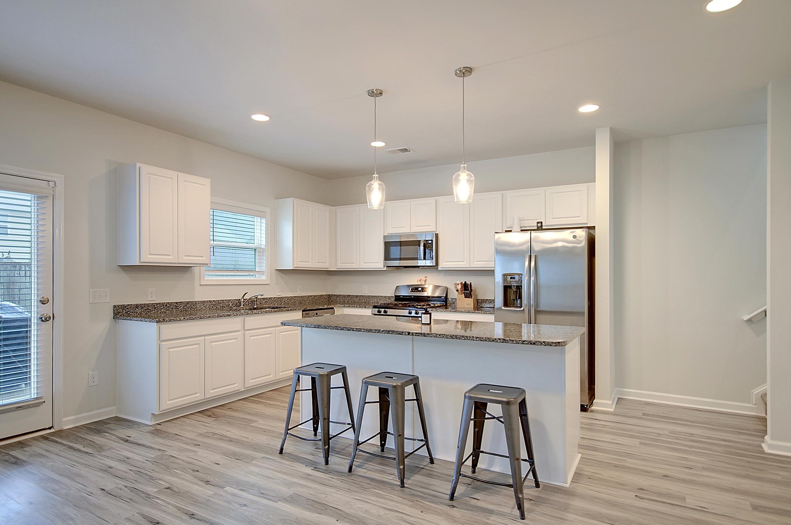 160 Hyrne Dr, Charleston SC 29445-7331 exterior